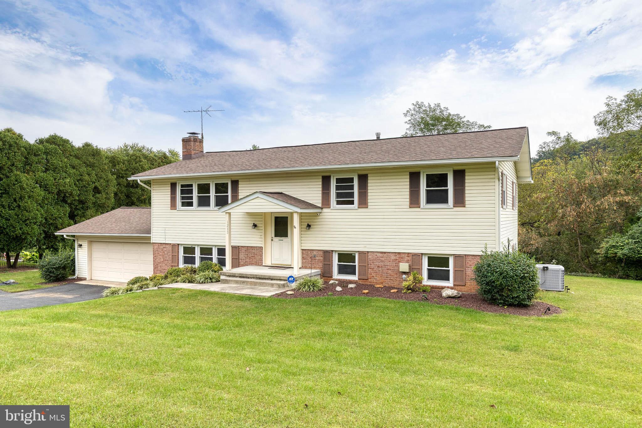 HUNT CLUB FARMS - Residential