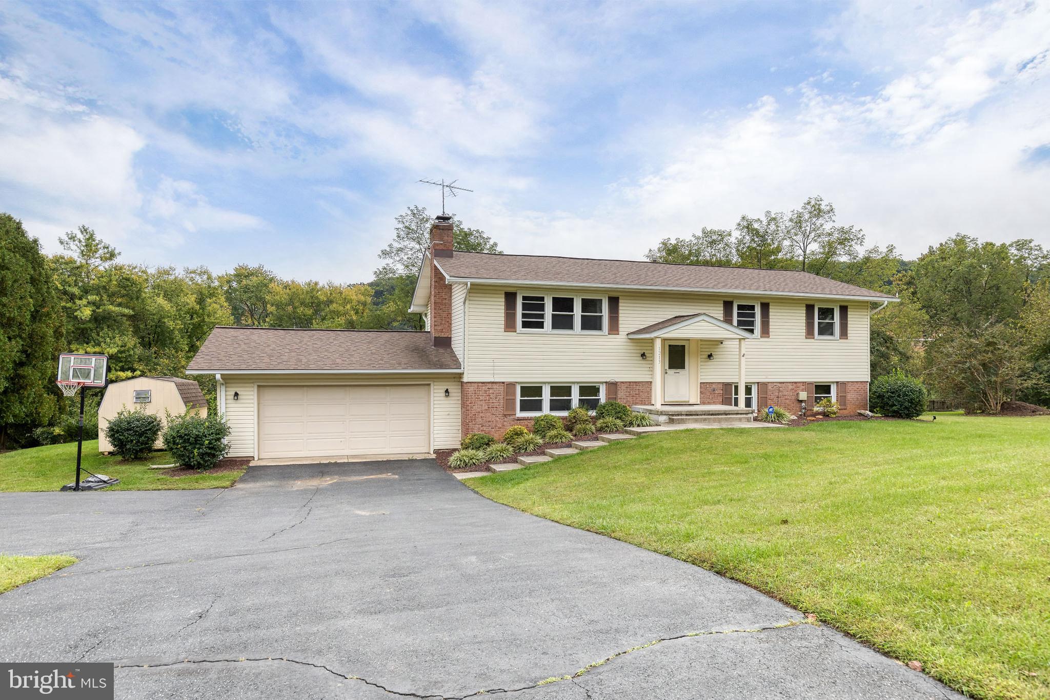 HUNT CLUB FARMS - Residential