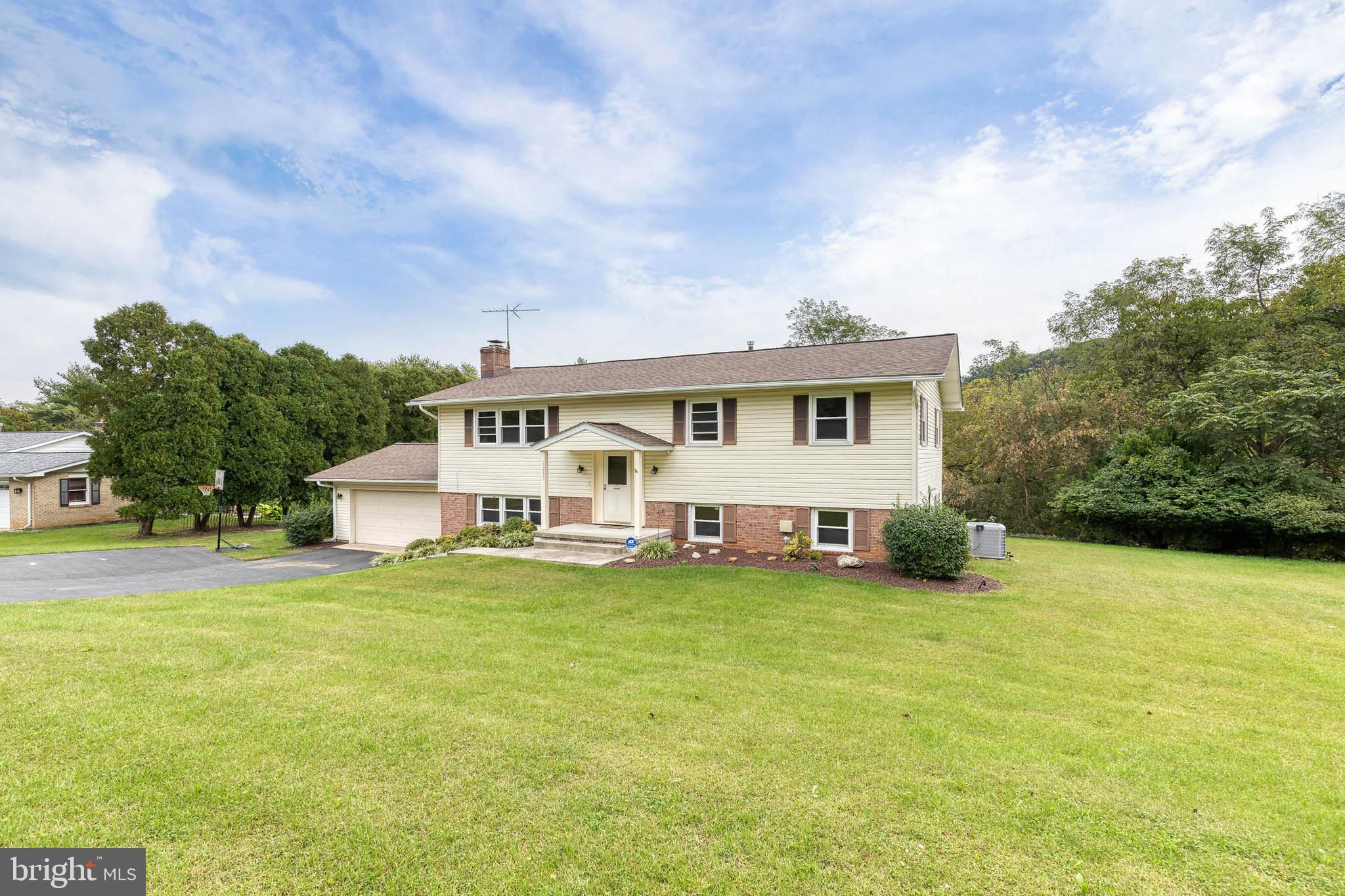 HUNT CLUB FARMS - Residential