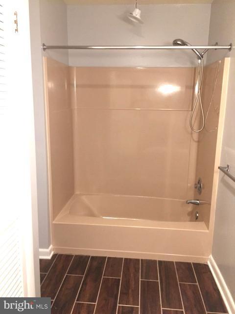 COUNTRY CLUB/LAKE MONTCLAIR - Residential Lease