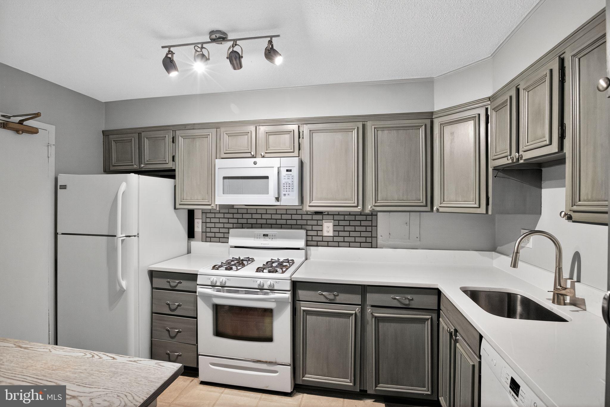 1300 ARMY NAVY DRIVE 529
