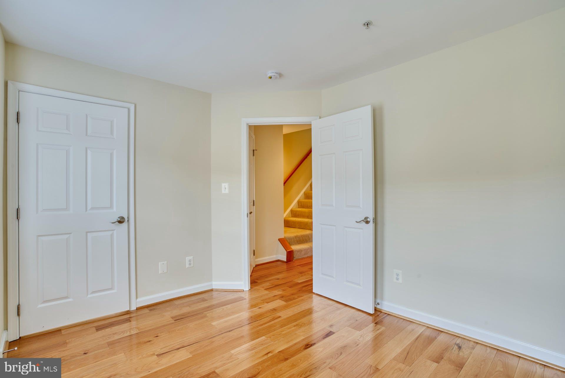 TYSONS VILLAGE - Residential