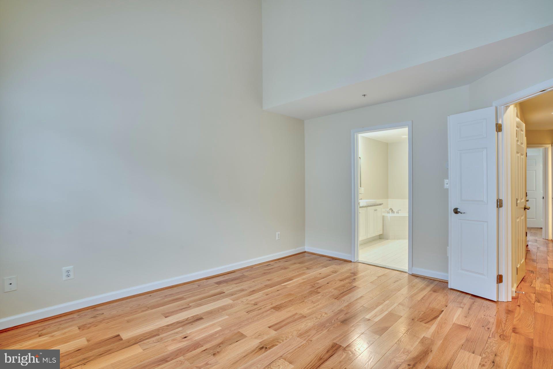 TYSONS VILLAGE - Residential