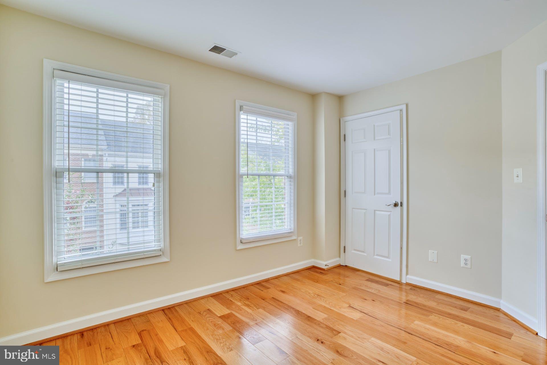 TYSONS VILLAGE - Residential