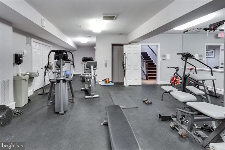 TYSONS VILLAGE - Residential