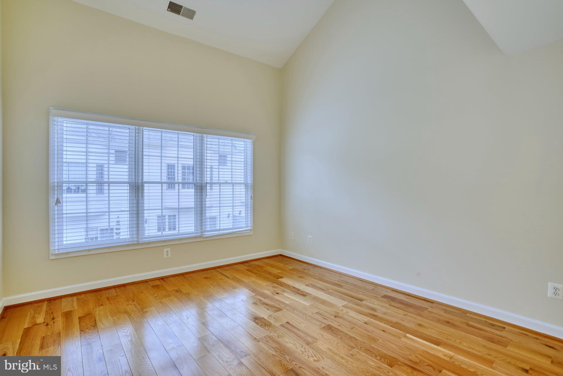 TYSONS VILLAGE - Residential