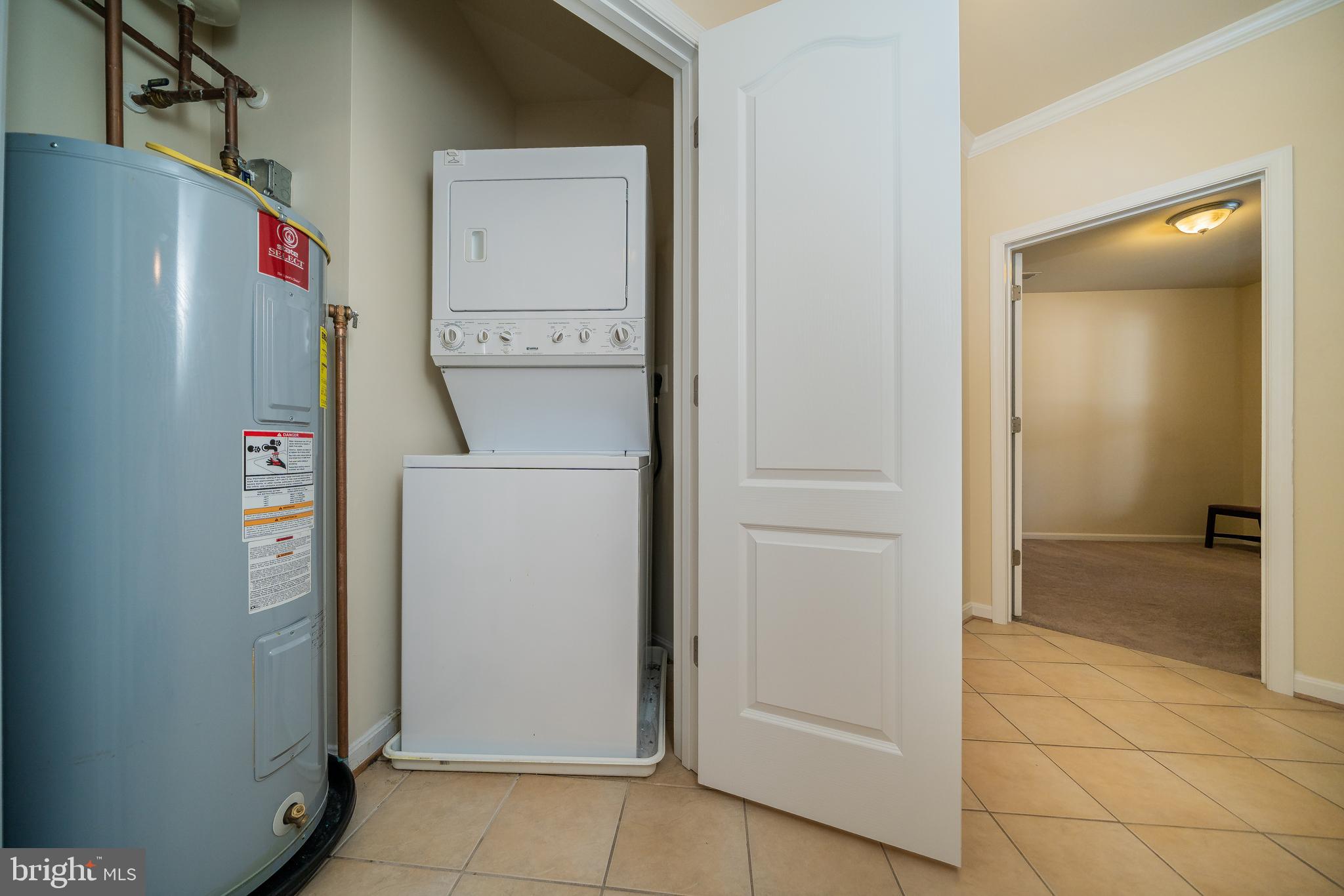 OYSTER BAY CONDOMINIUMS - Residential