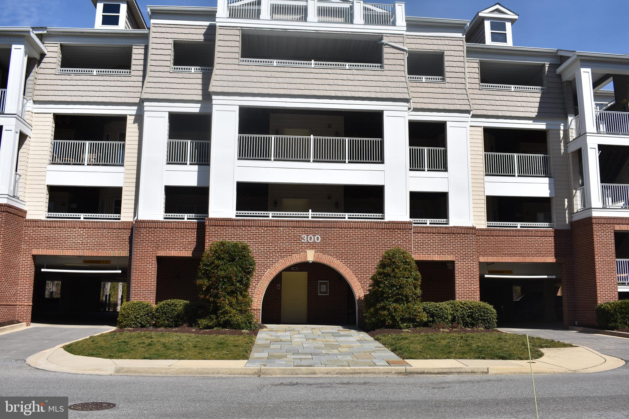 OYSTER BAY CONDOMINIUMS - Residential