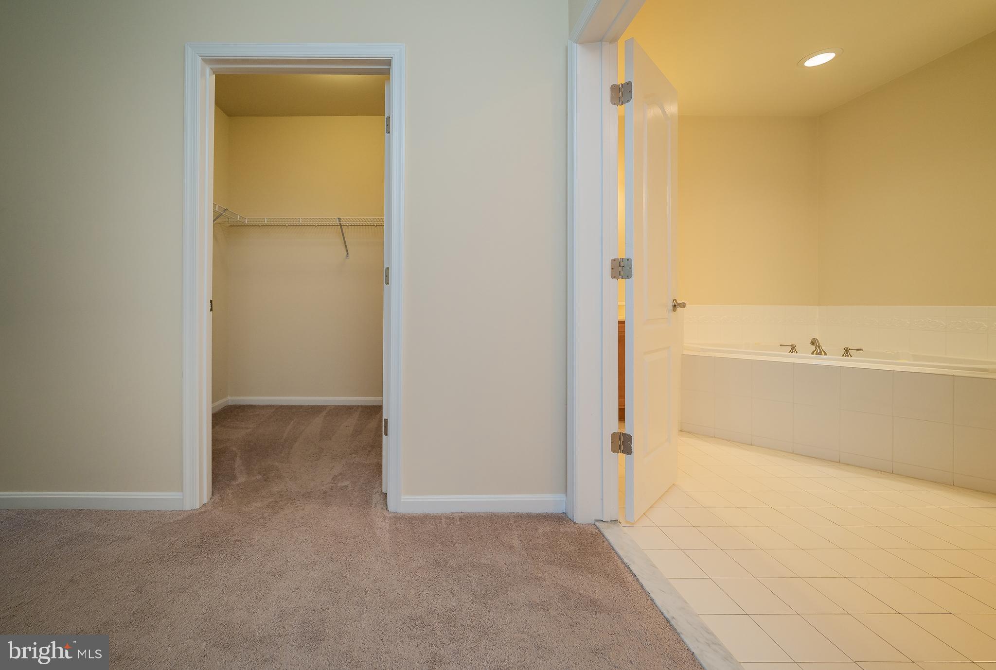 OYSTER BAY CONDOMINIUMS - Residential