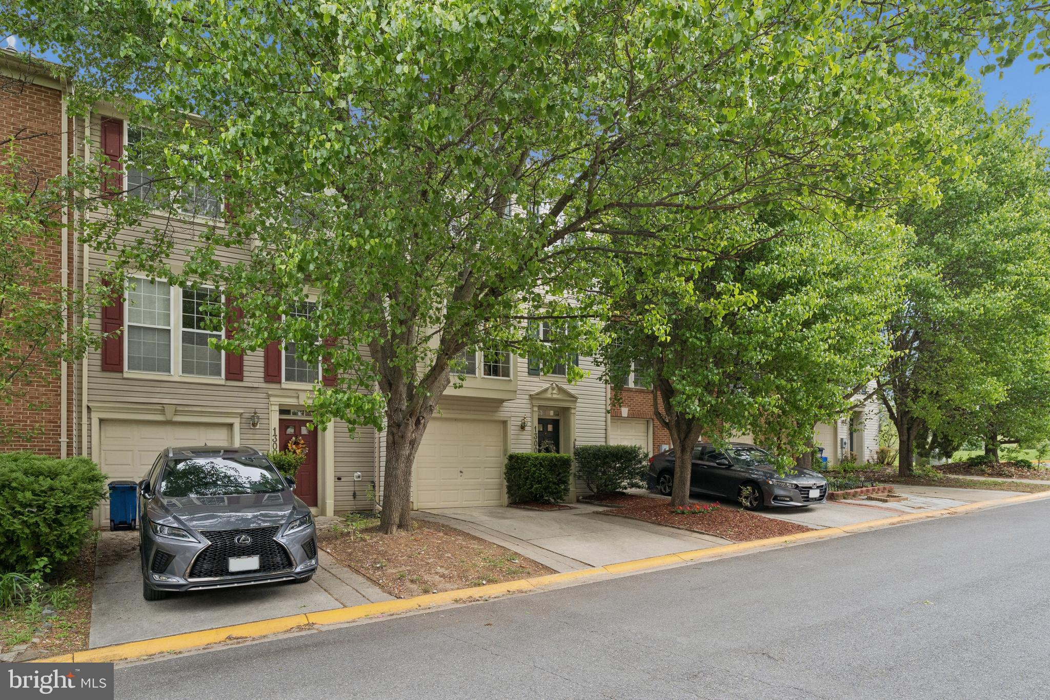 CLOVERLEAF TOWNHOMES - Residential