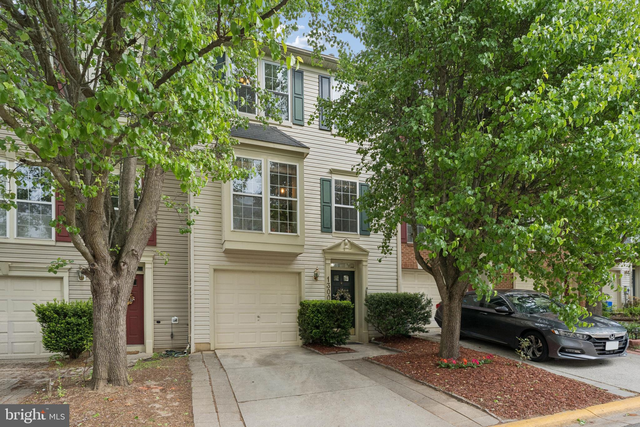 CLOVERLEAF TOWNHOMES - Residential