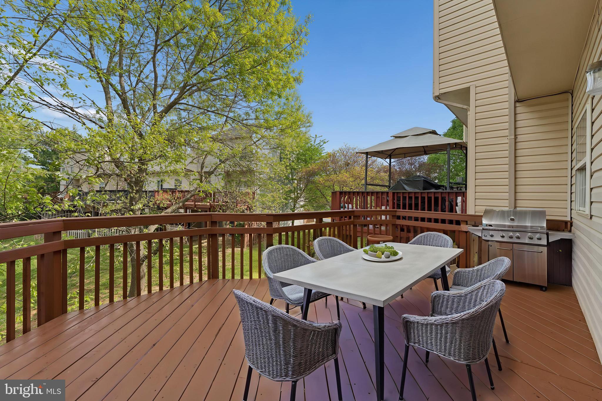 CLOVERLEAF TOWNHOMES - Residential