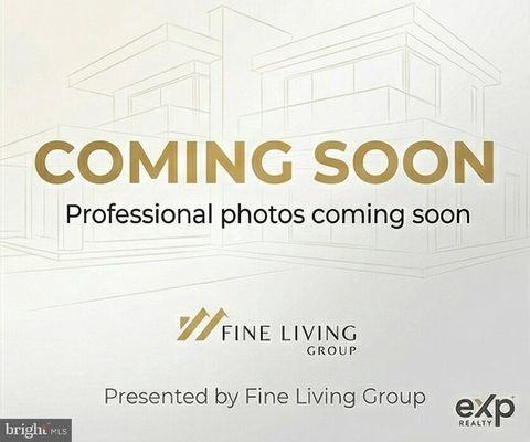 Photo of 13007 Rosebay Drive #1505, GERMANTOWN, MD 20874 (MLS # MDMC2226512)