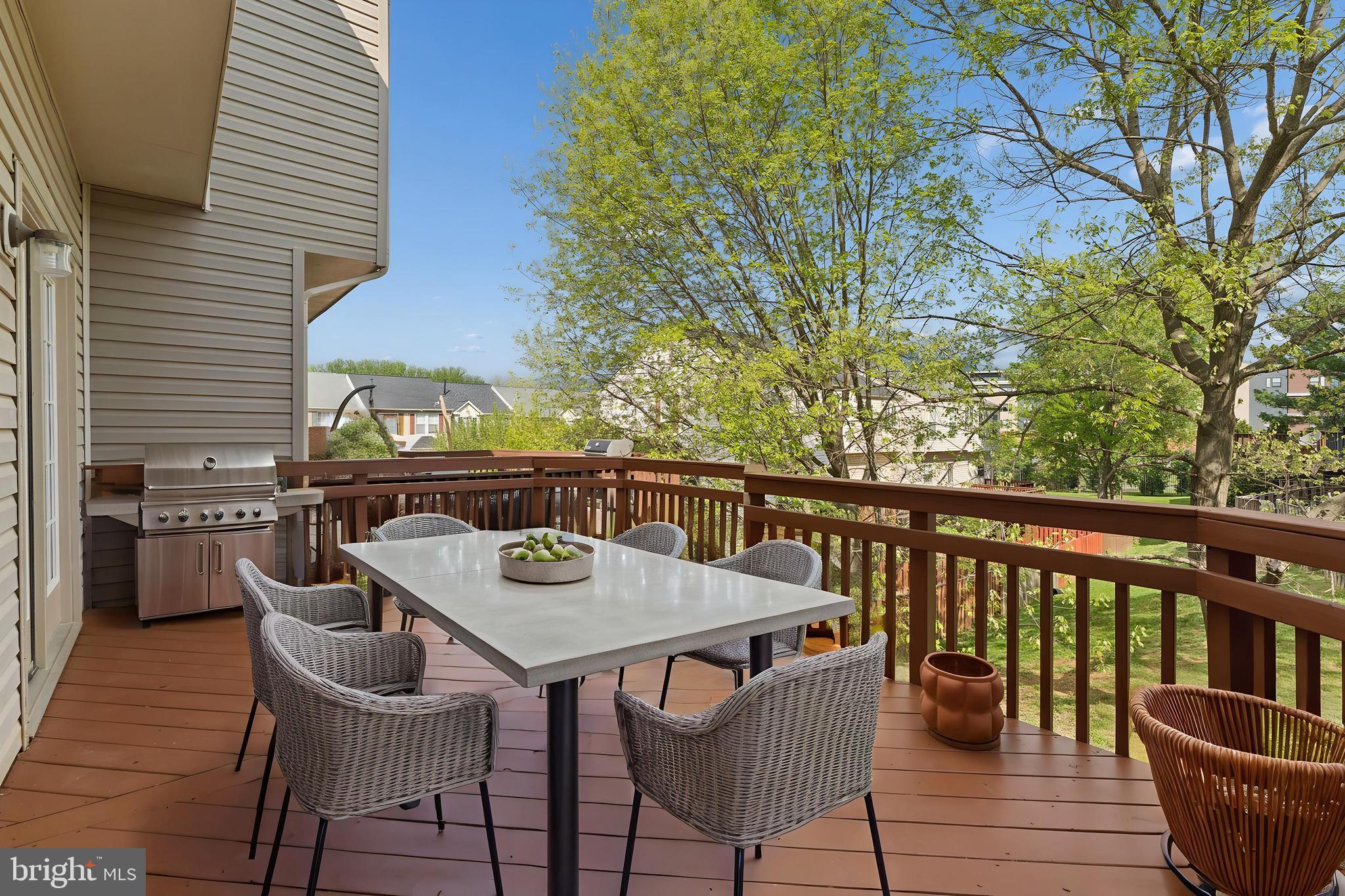 CLOVERLEAF TOWNHOMES - Residential