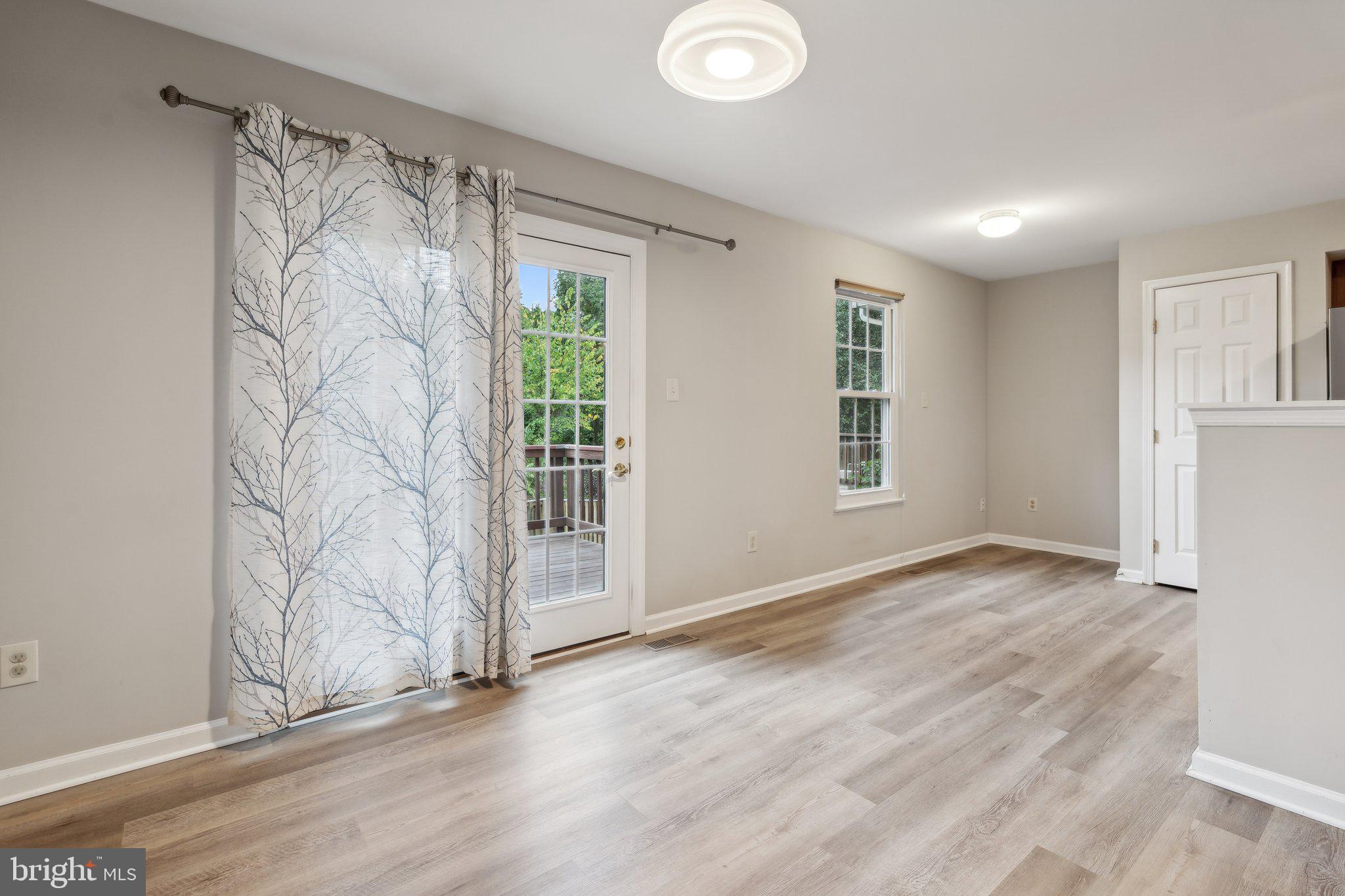 ASHBURN FARM - Residential Lease