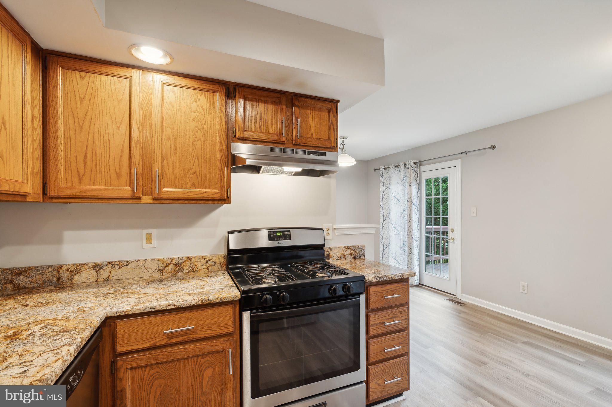 ASHBURN FARM - Residential Lease