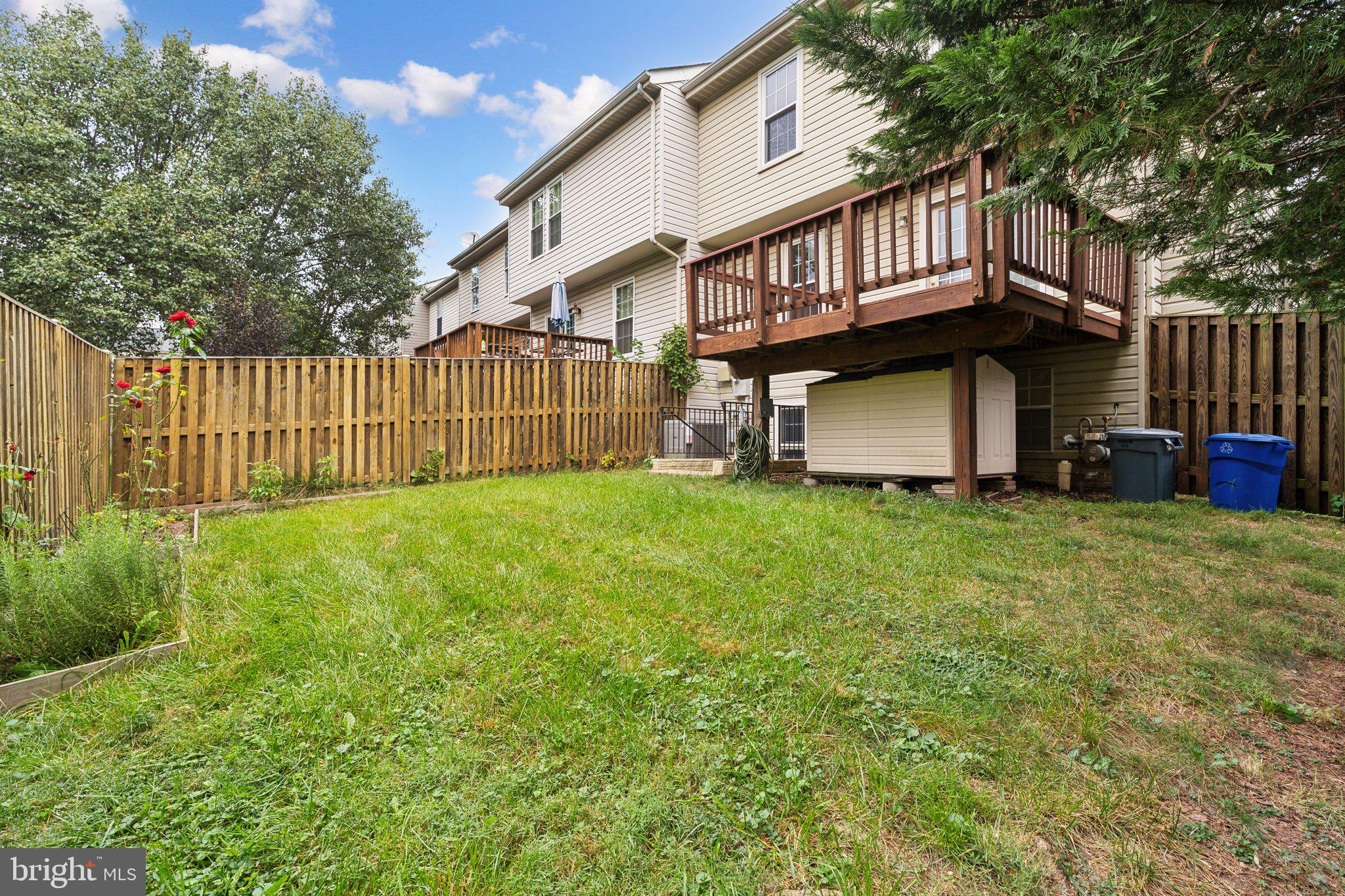 ASHBURN FARM - Residential Lease
