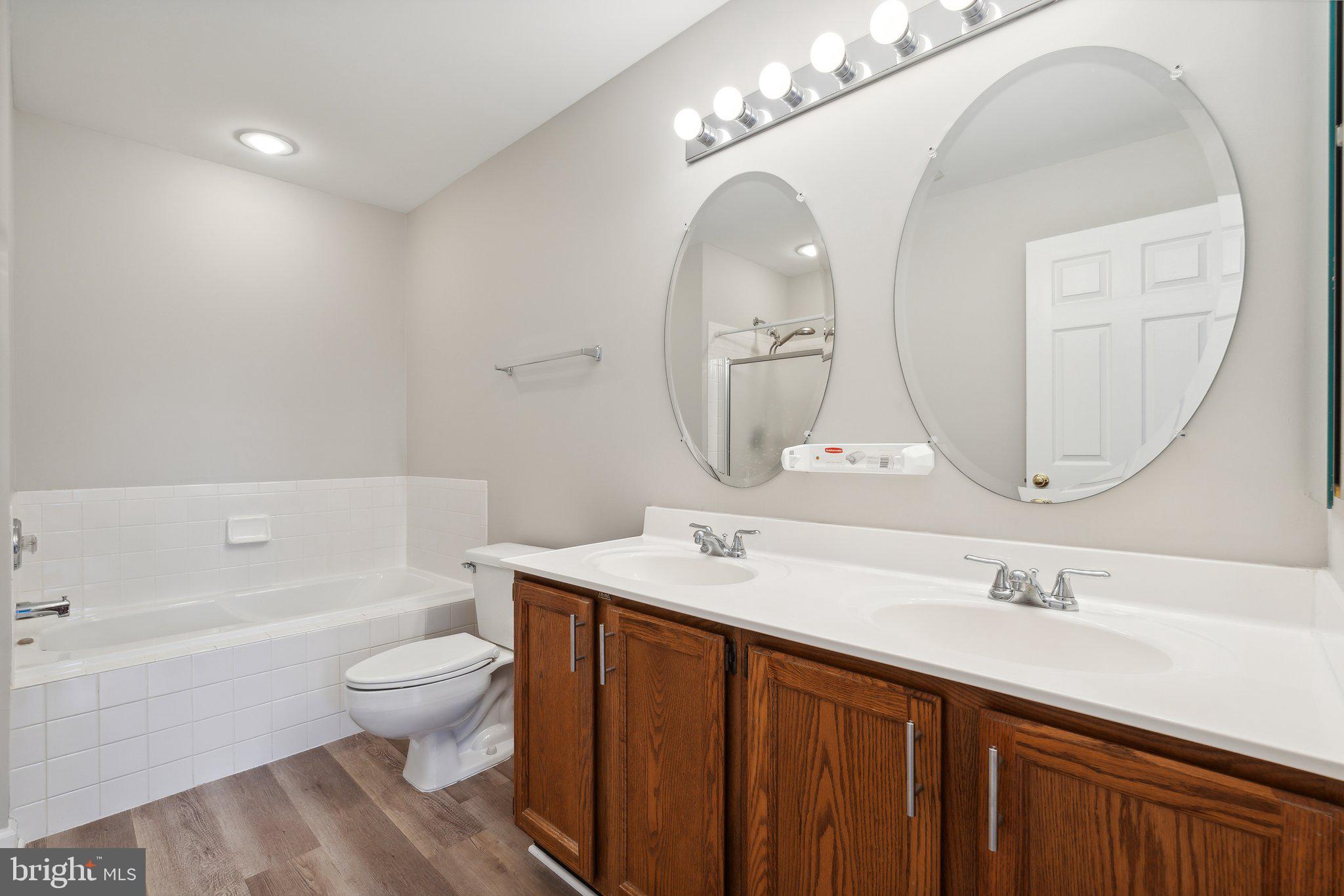 ASHBURN FARM - Residential Lease
