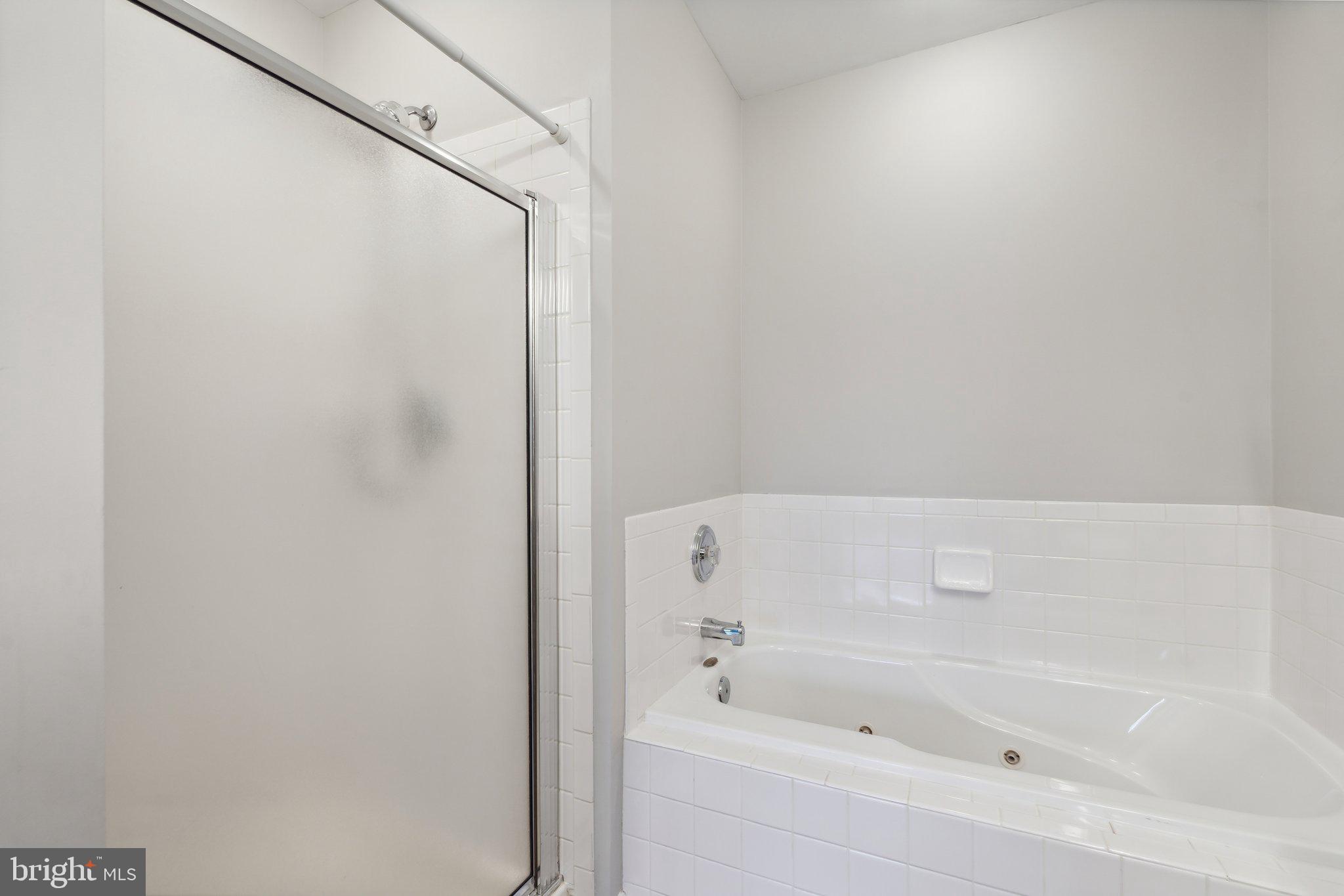 ASHBURN FARM - Residential Lease