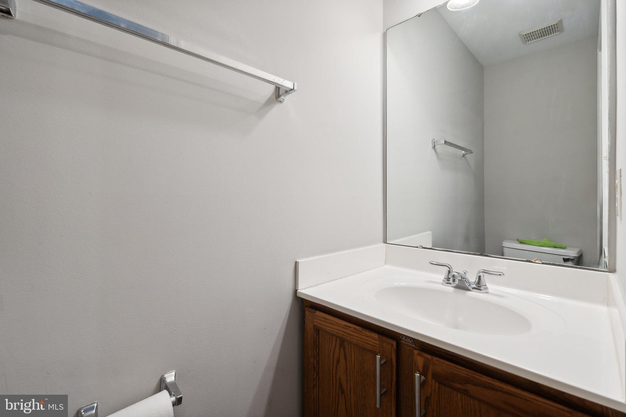ASHBURN FARM - Residential Lease