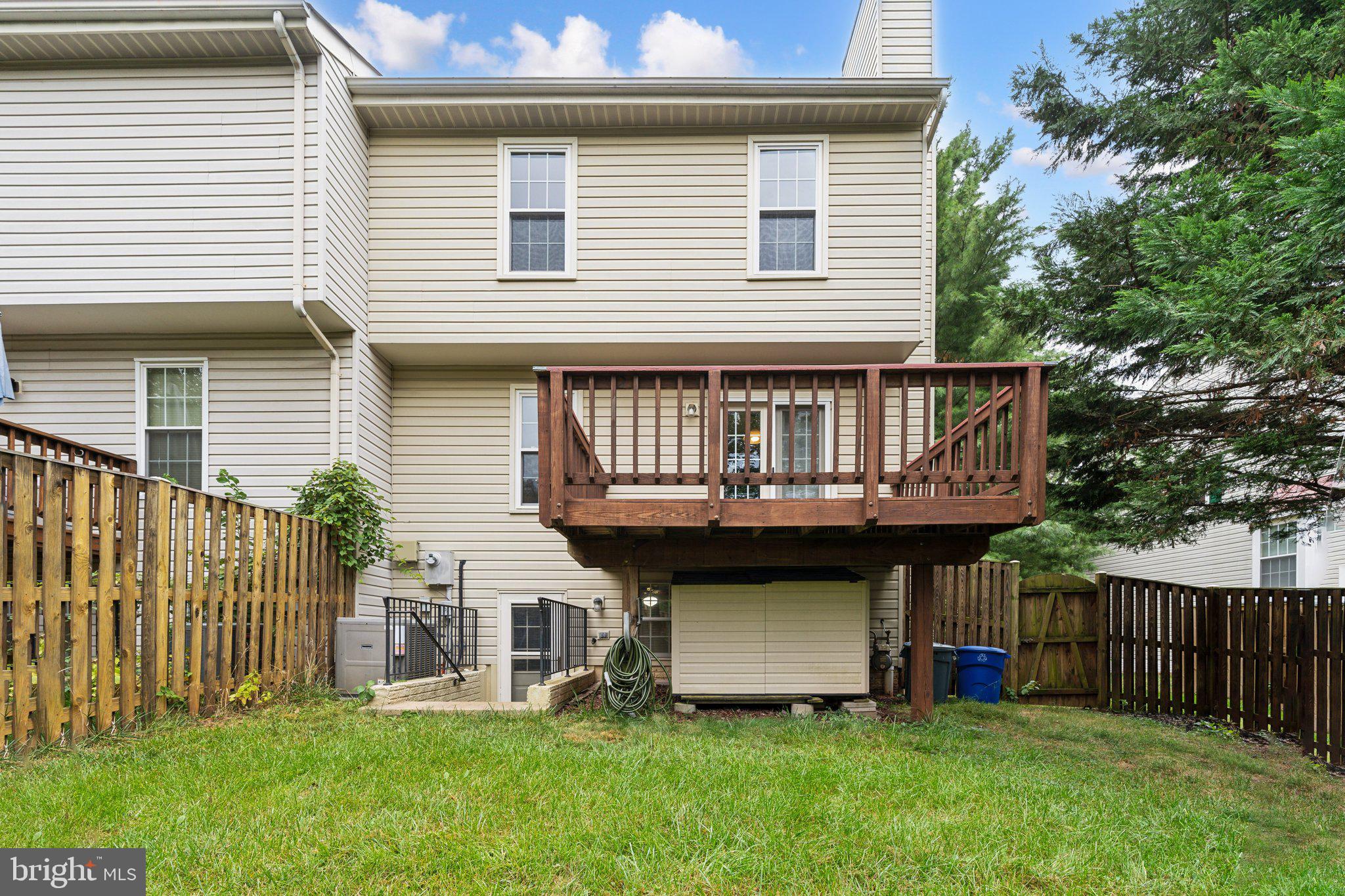 ASHBURN FARM - Residential Lease