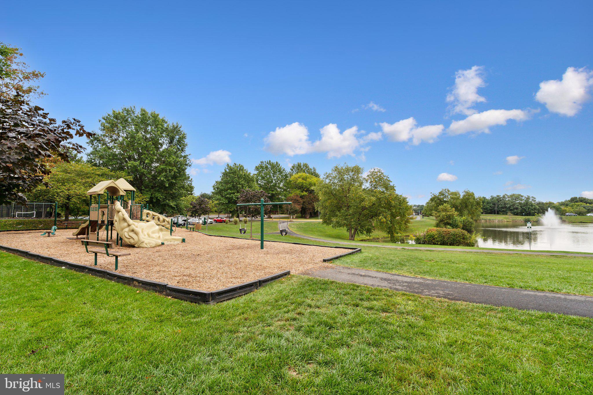 ASHBURN FARM - Residential Lease
