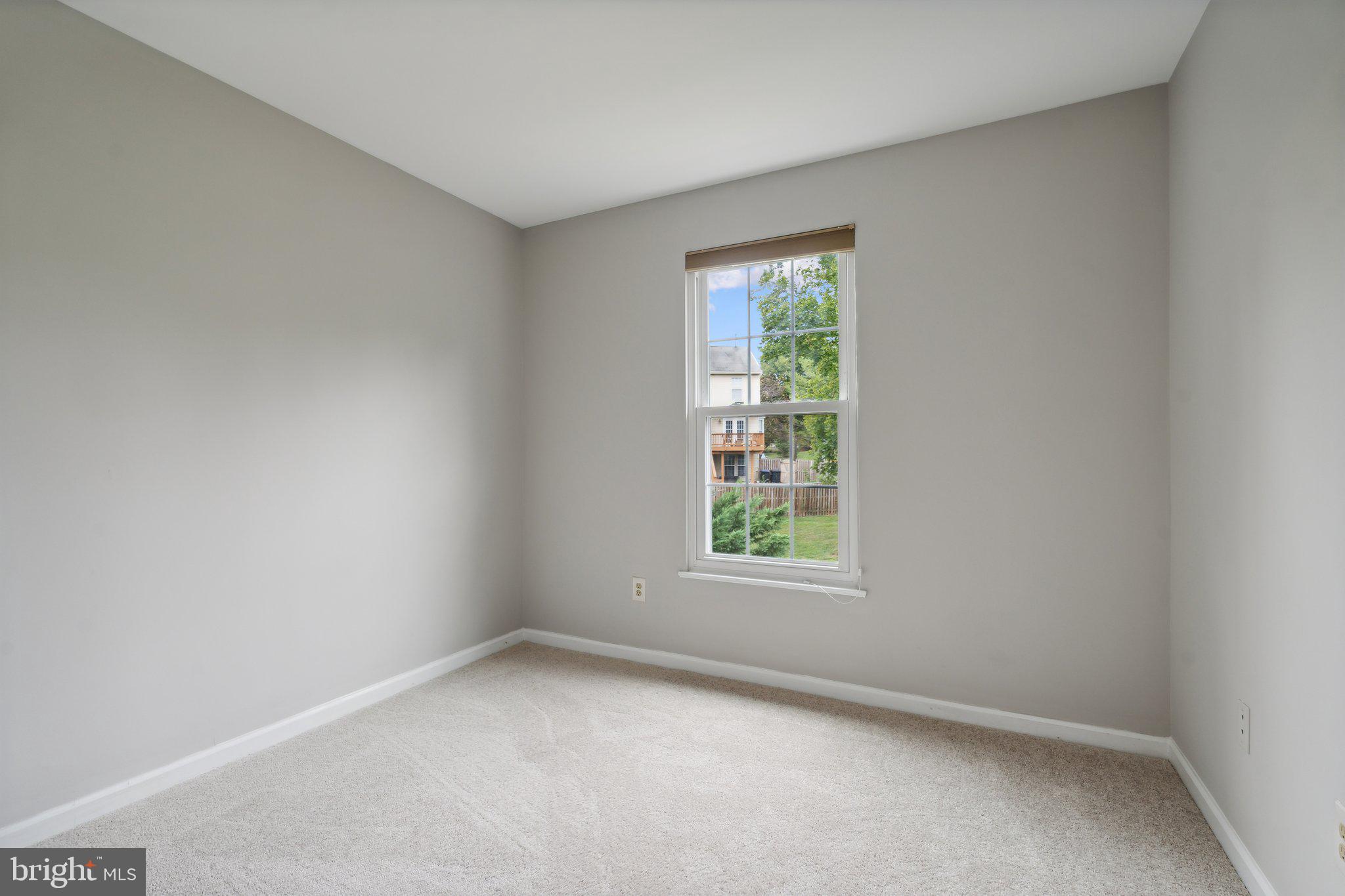 ASHBURN FARM - Residential Lease