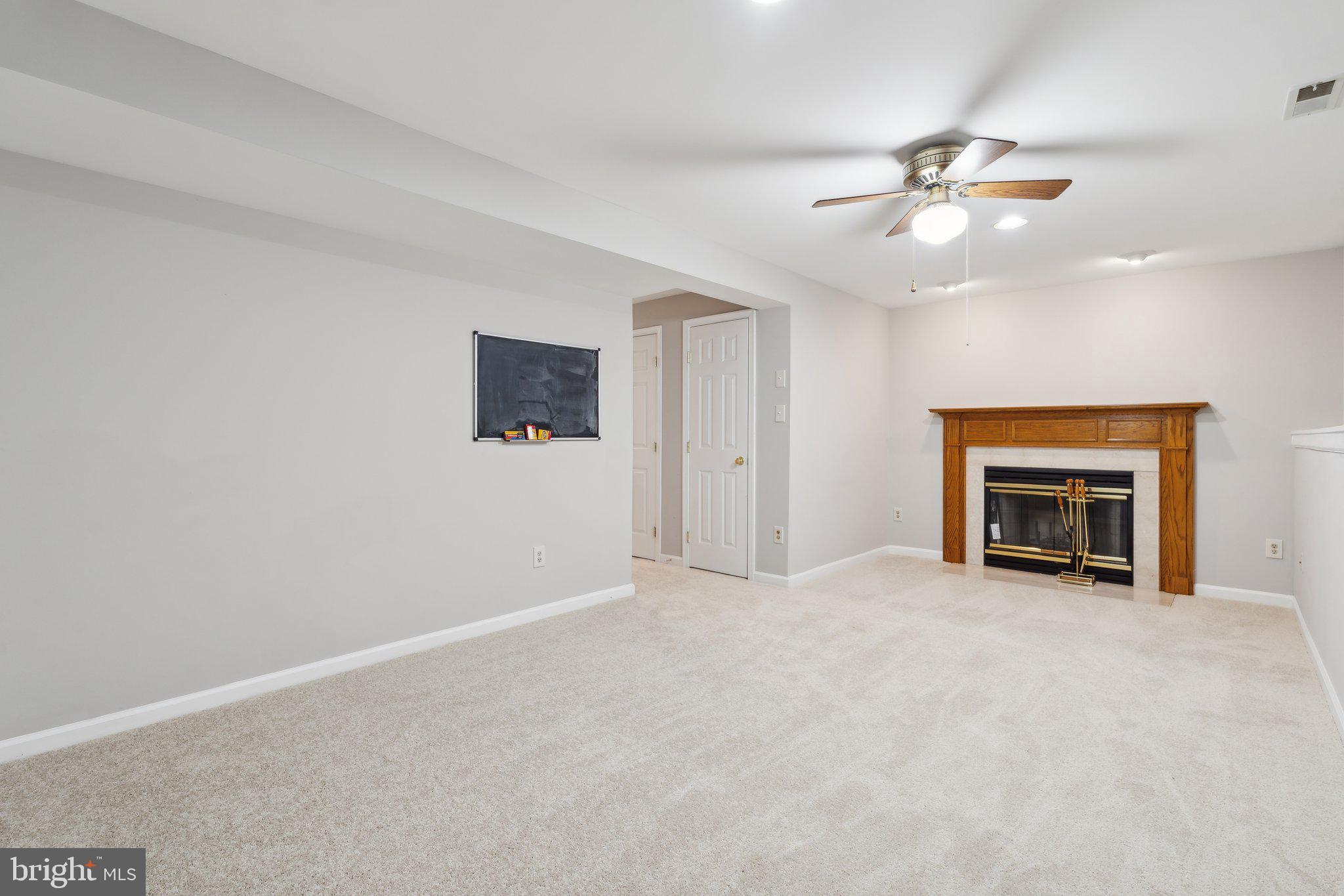 ASHBURN FARM - Residential Lease