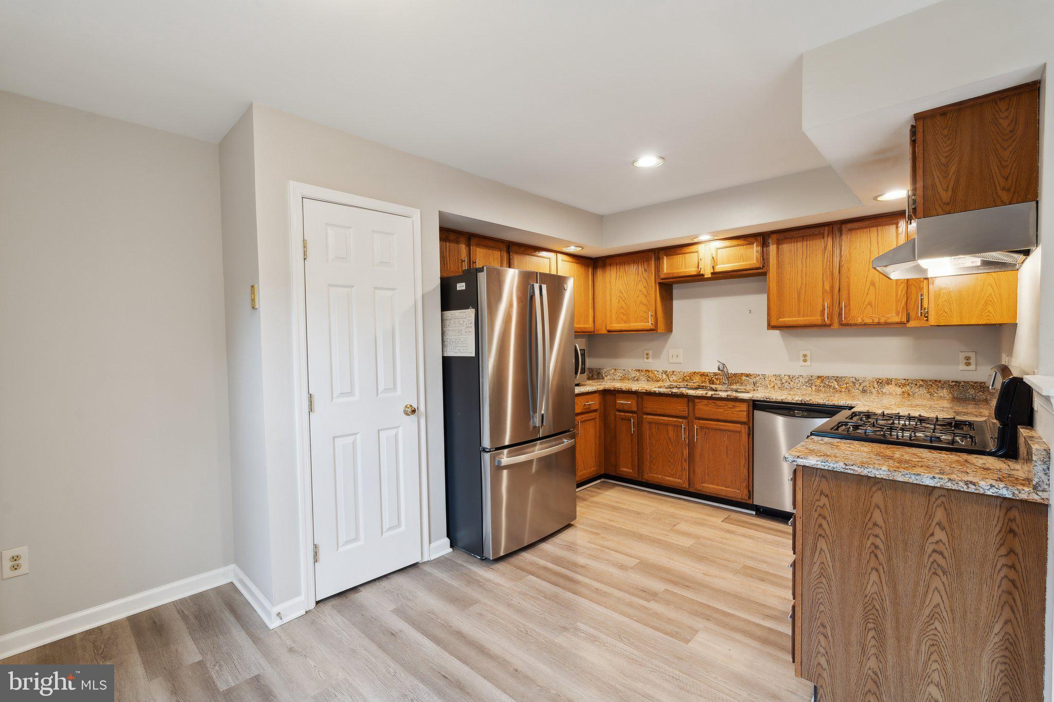 ASHBURN FARM - Residential Lease