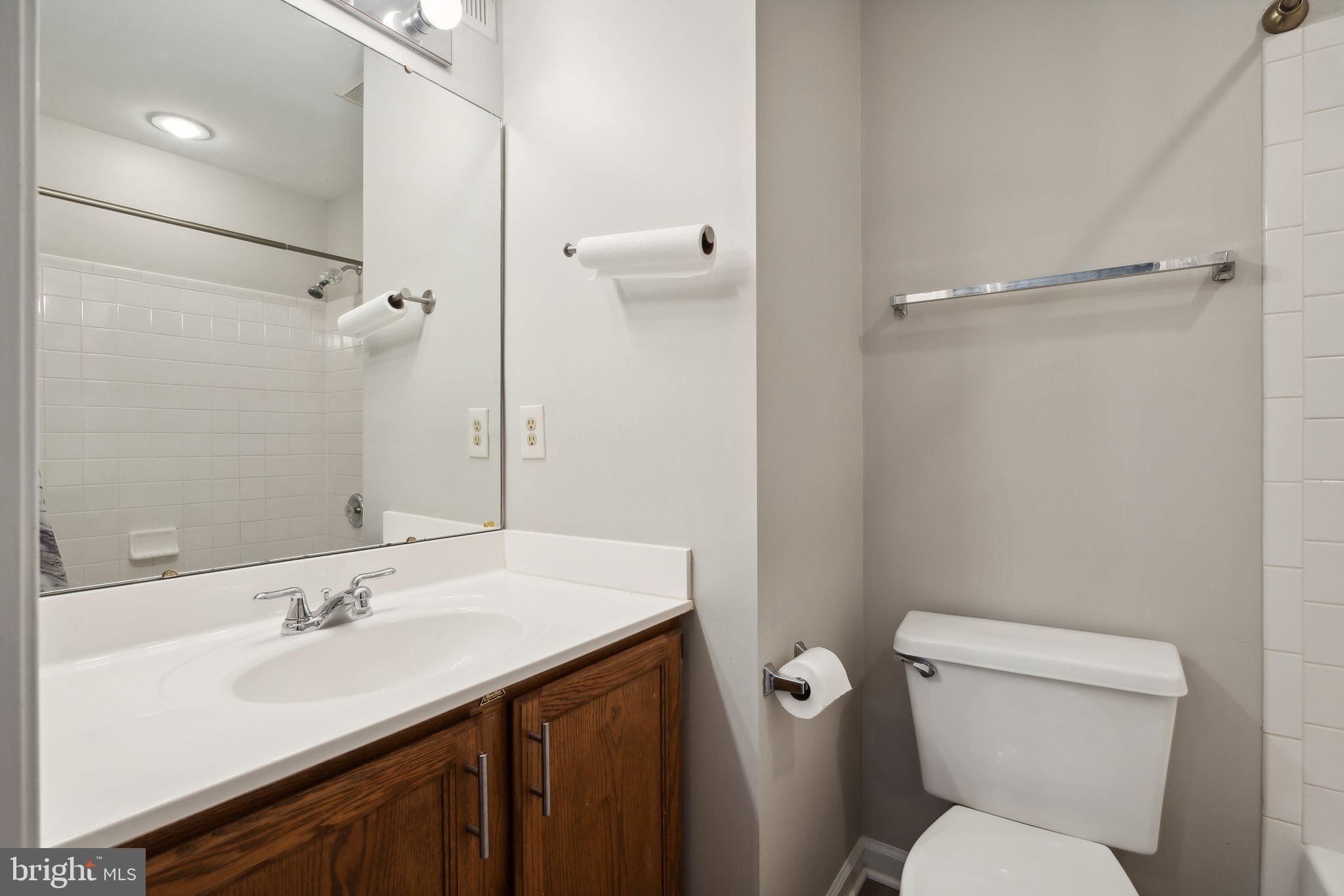 ASHBURN FARM - Residential Lease