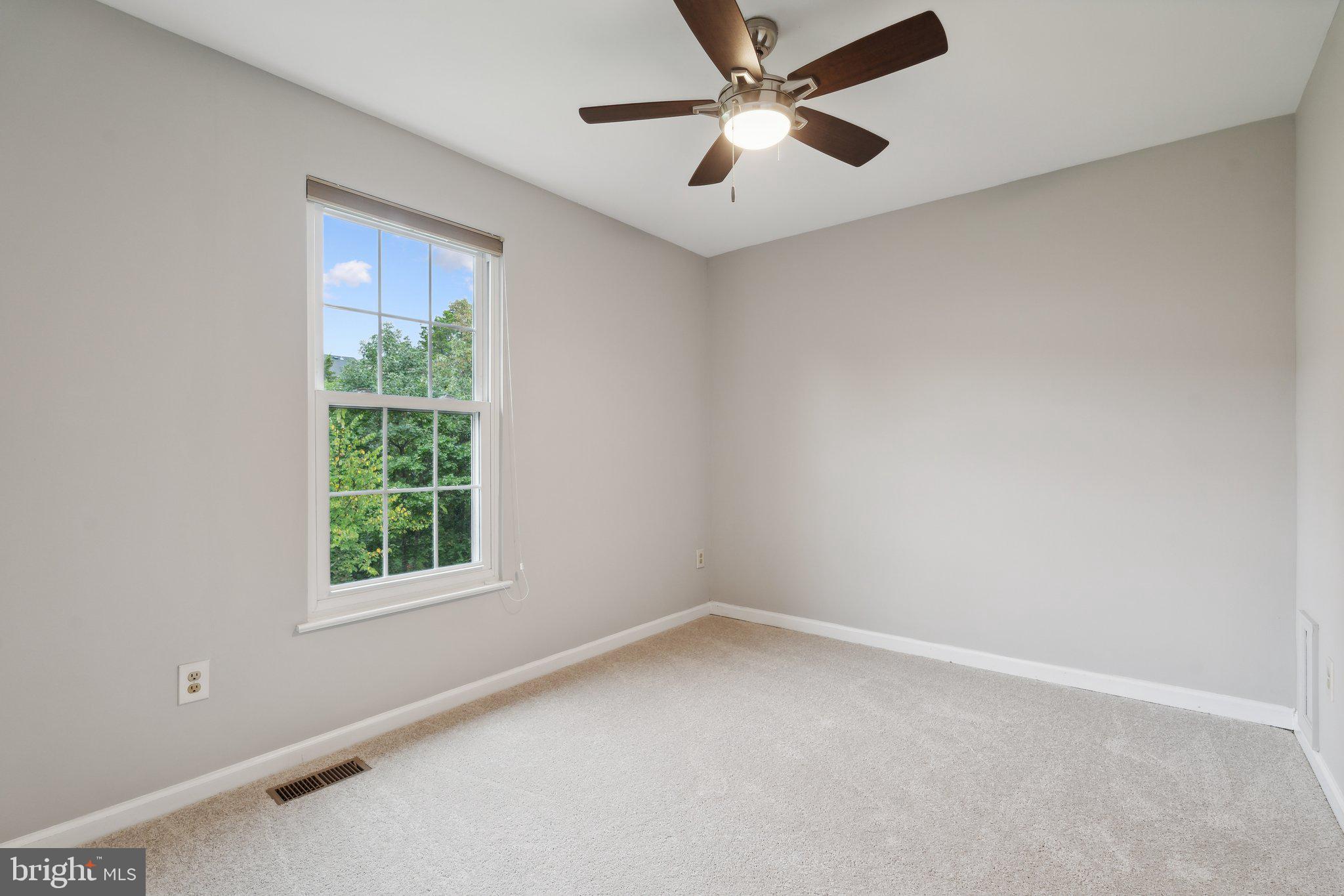 ASHBURN FARM - Residential Lease