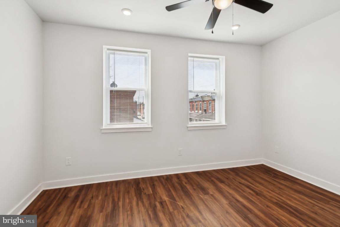 PORT RICHMOND - Residential Lease