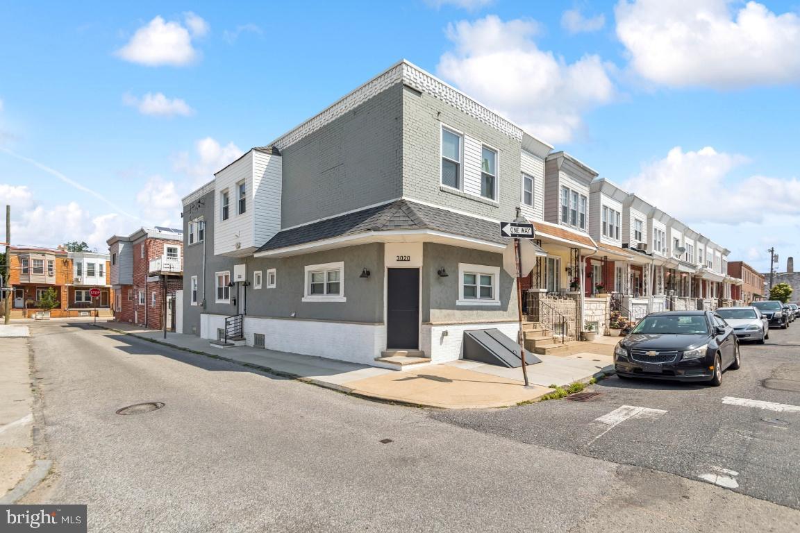 PORT RICHMOND - Residential Lease