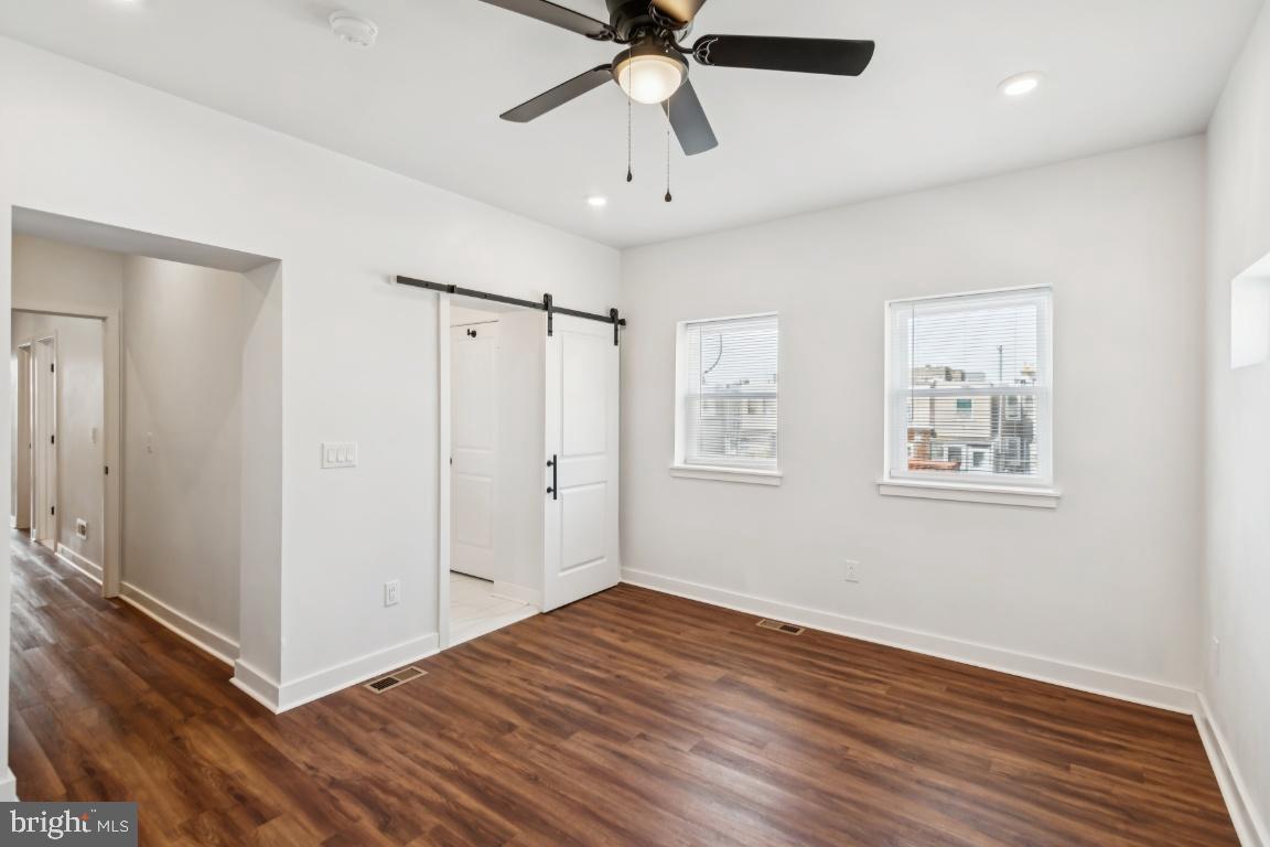 PORT RICHMOND - Residential Lease