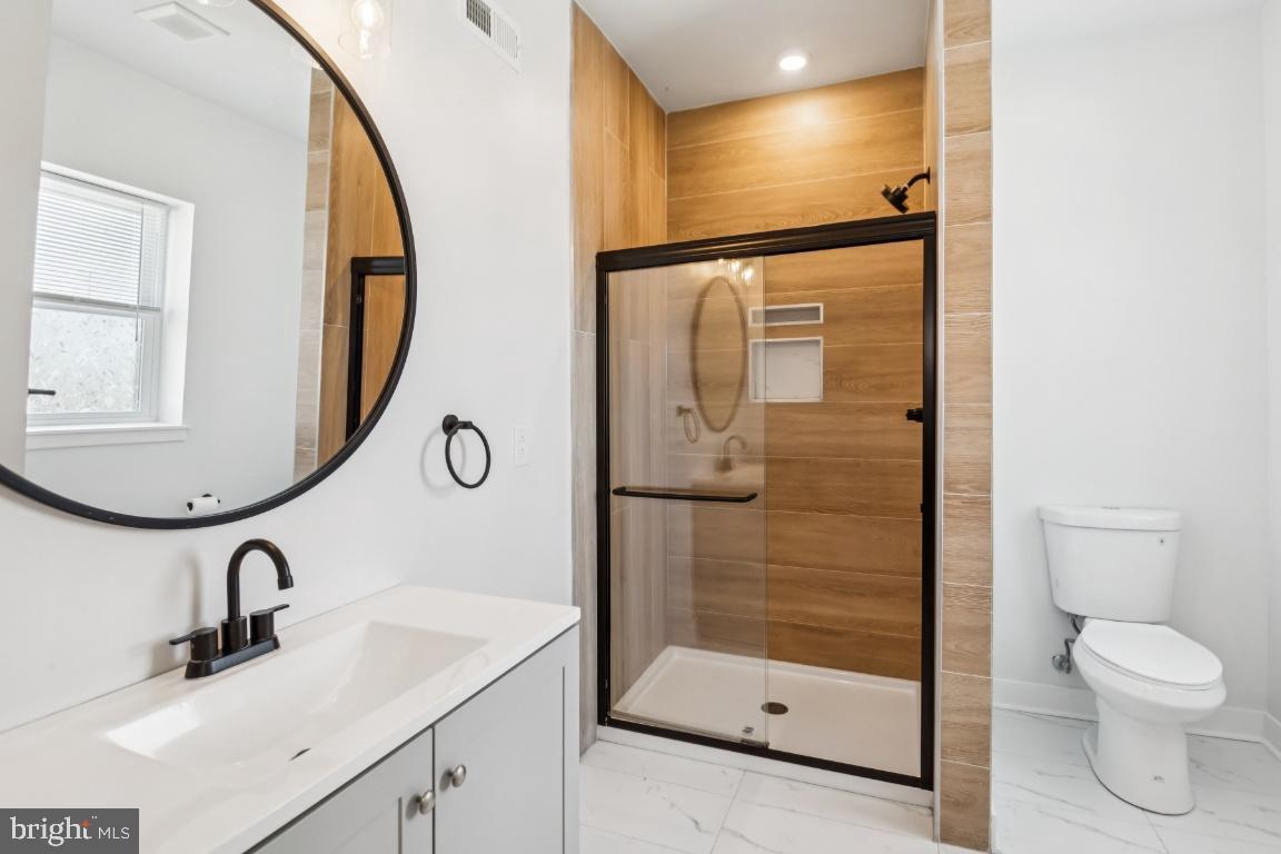 PORT RICHMOND - Residential Lease