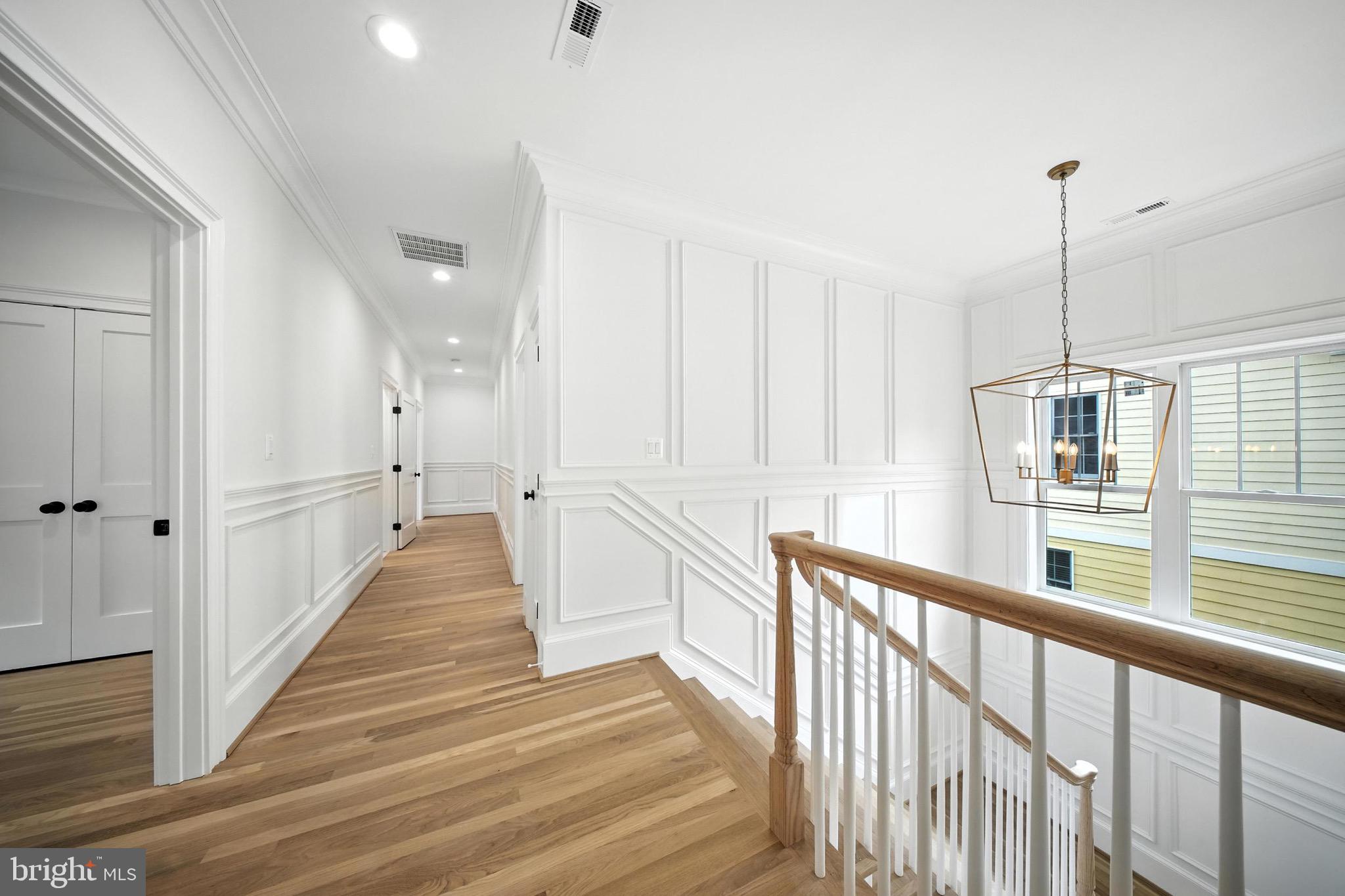 LYONHURST - Residential