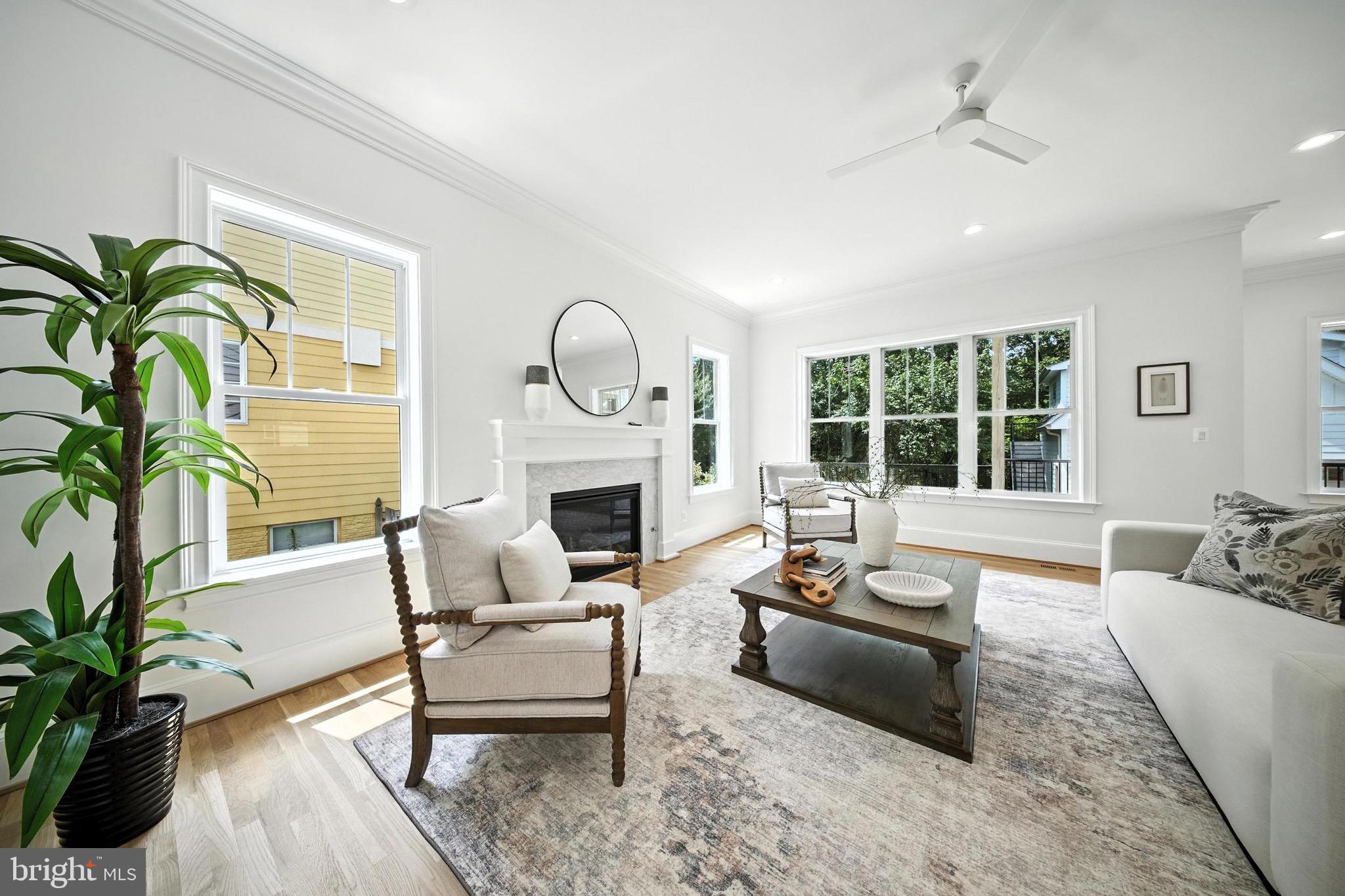 LYONHURST - Residential