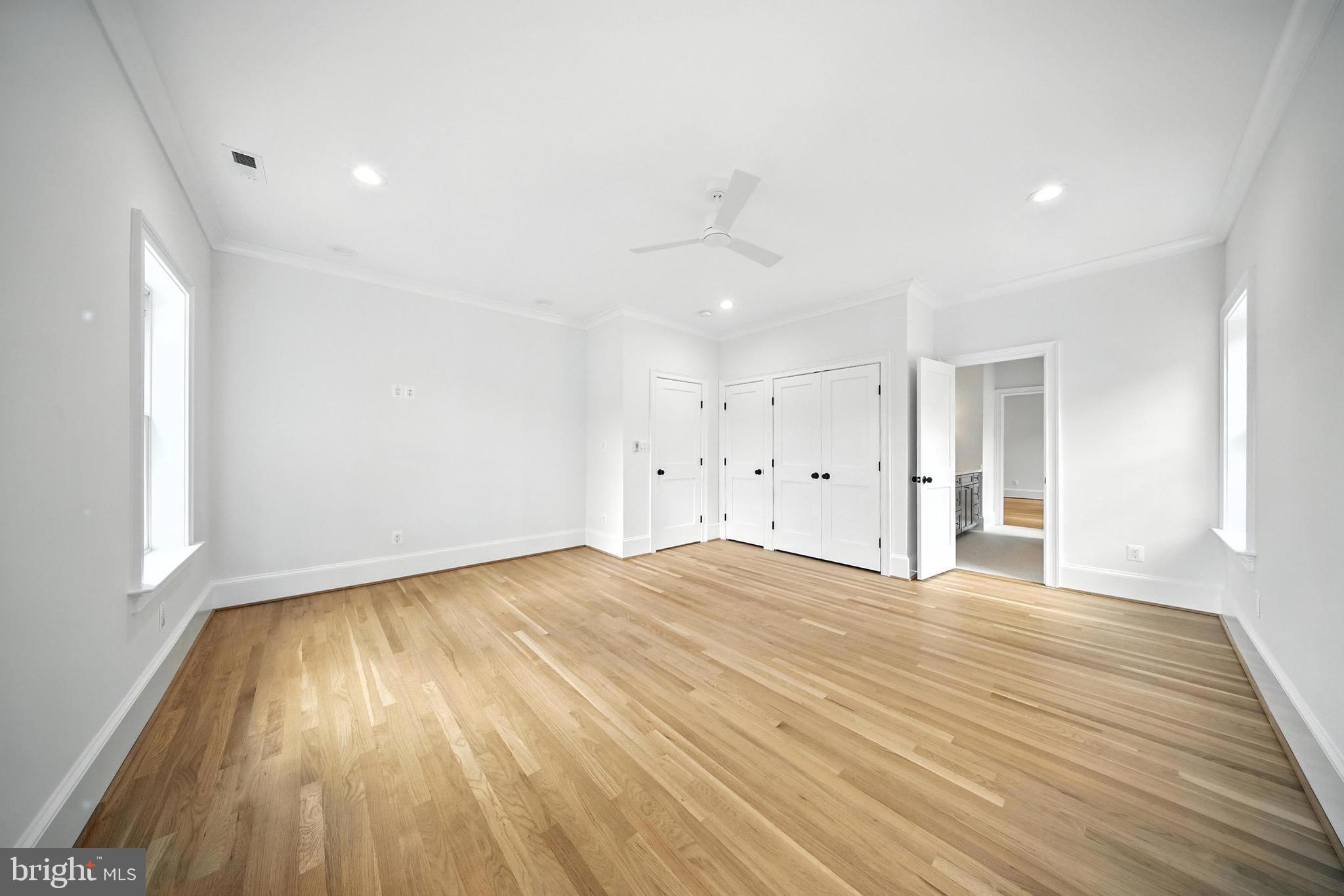 LYONHURST - Residential