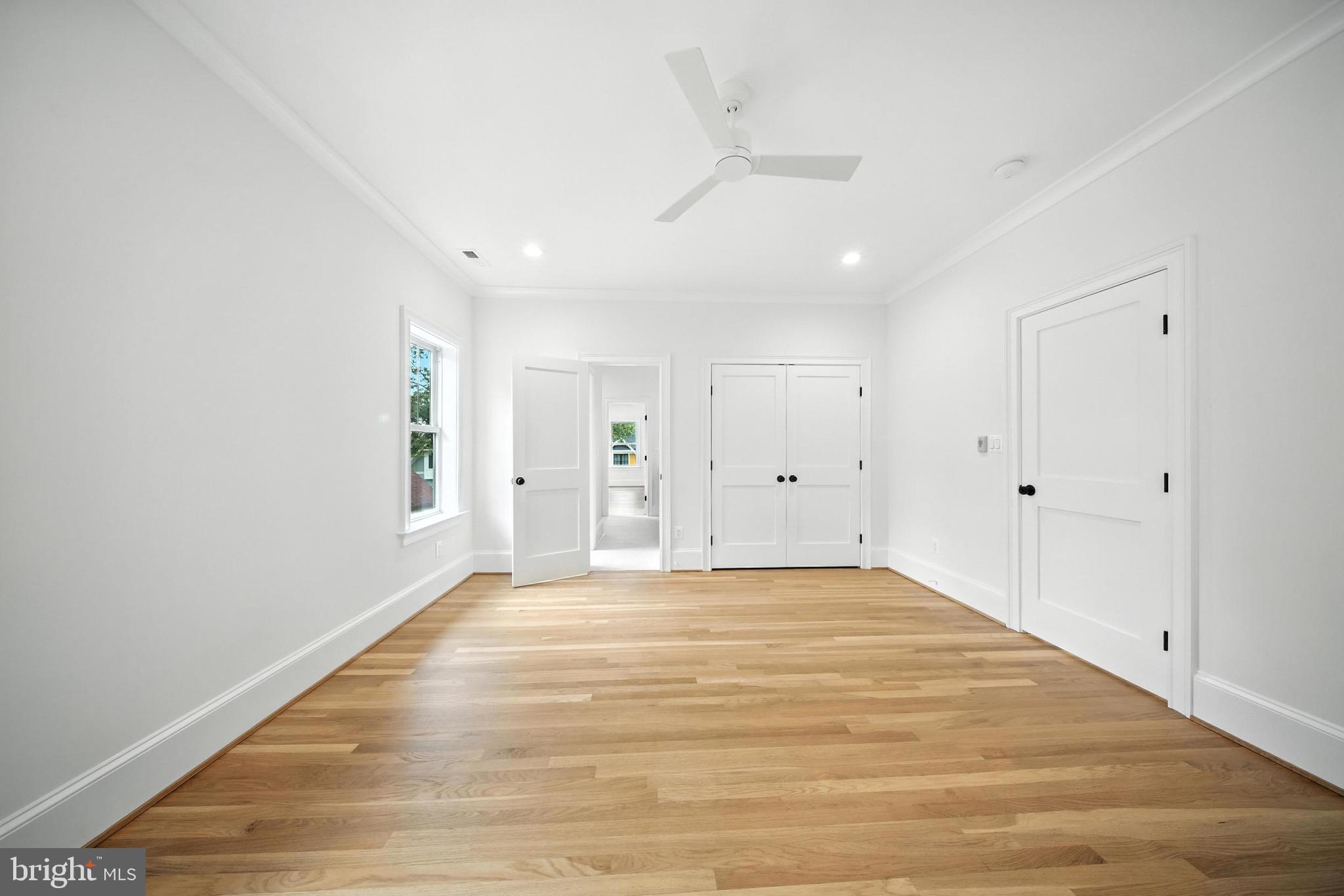 LYONHURST - Residential