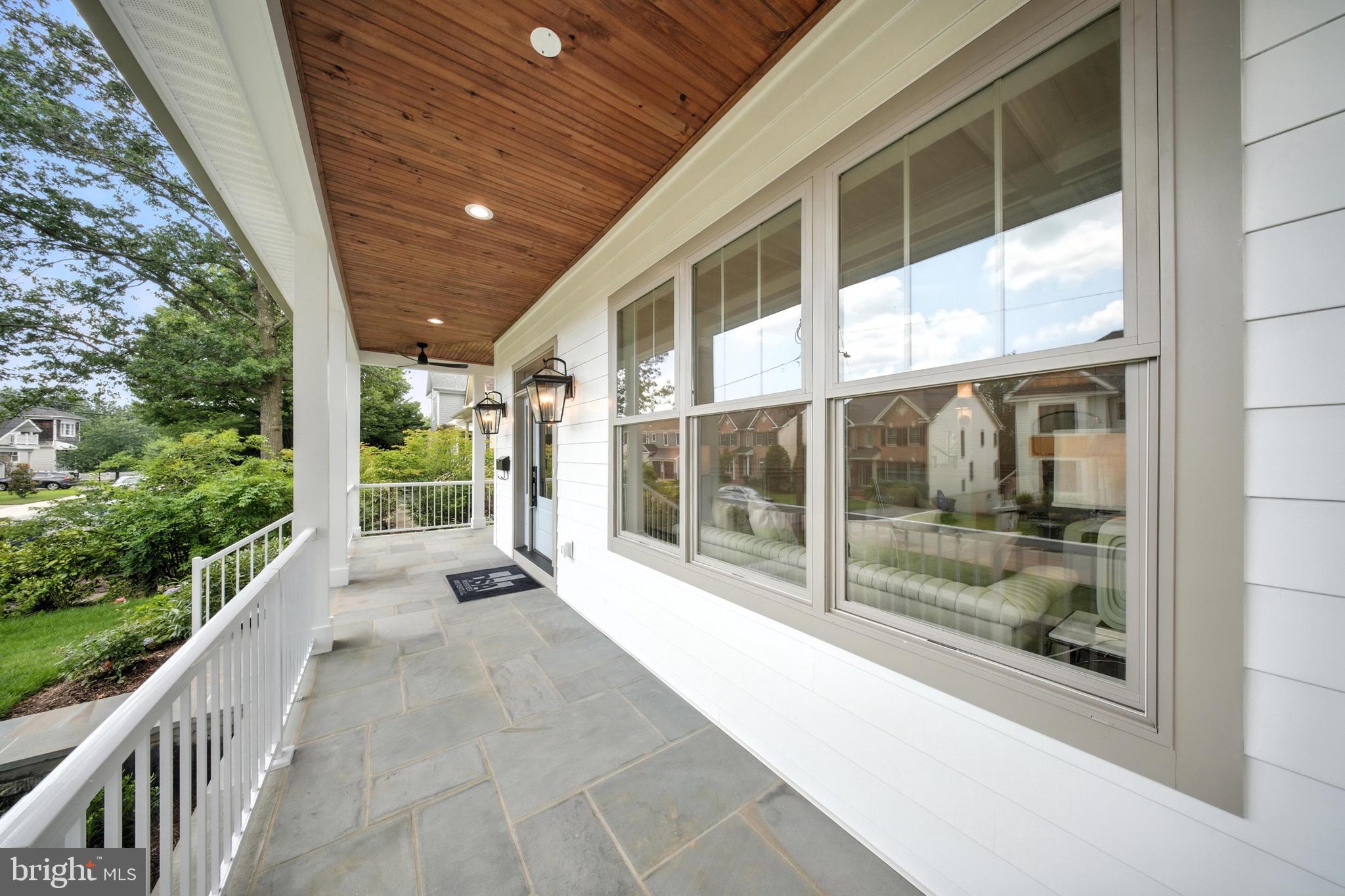 LYONHURST - Residential