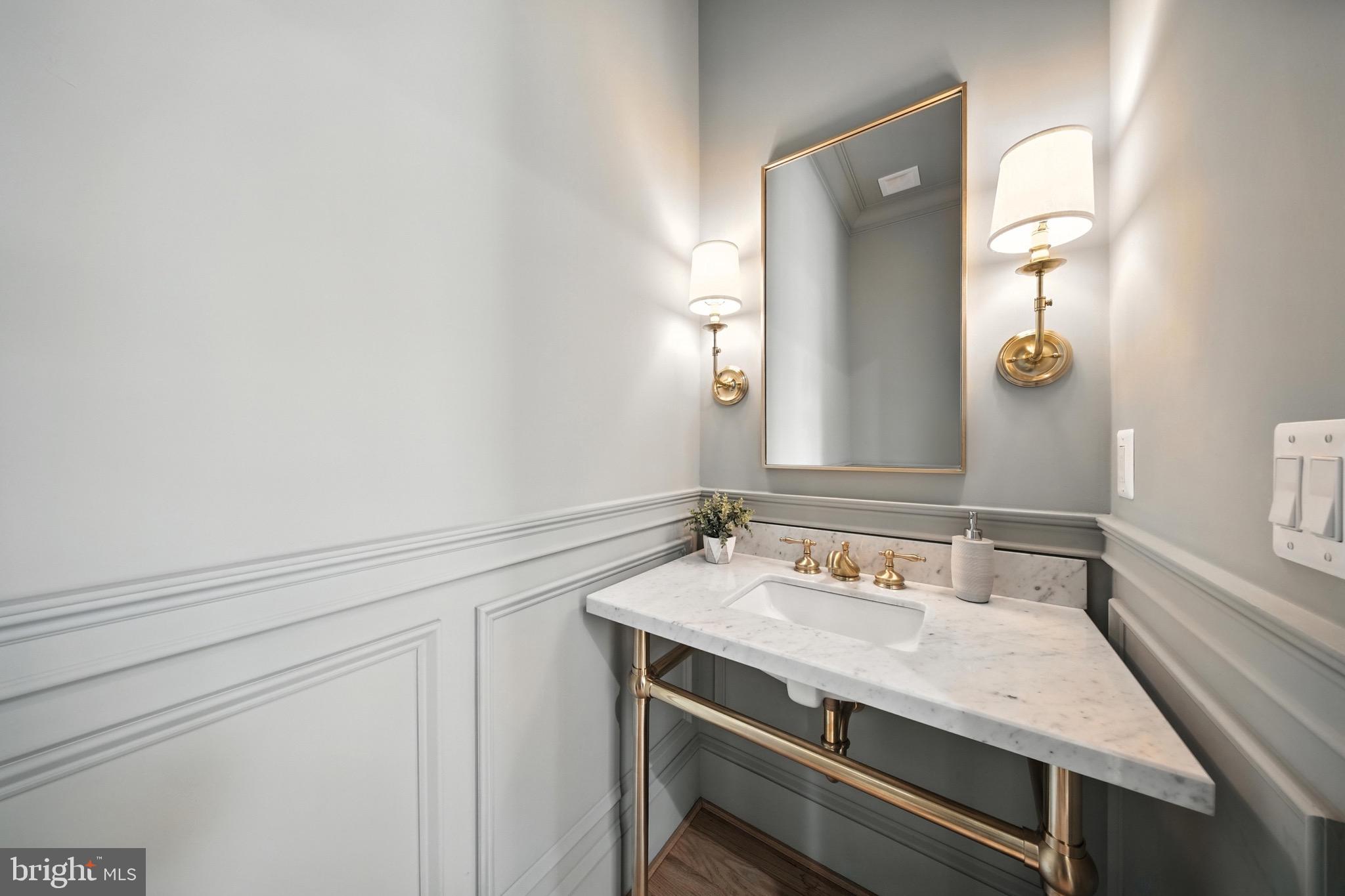 LYONHURST - Residential