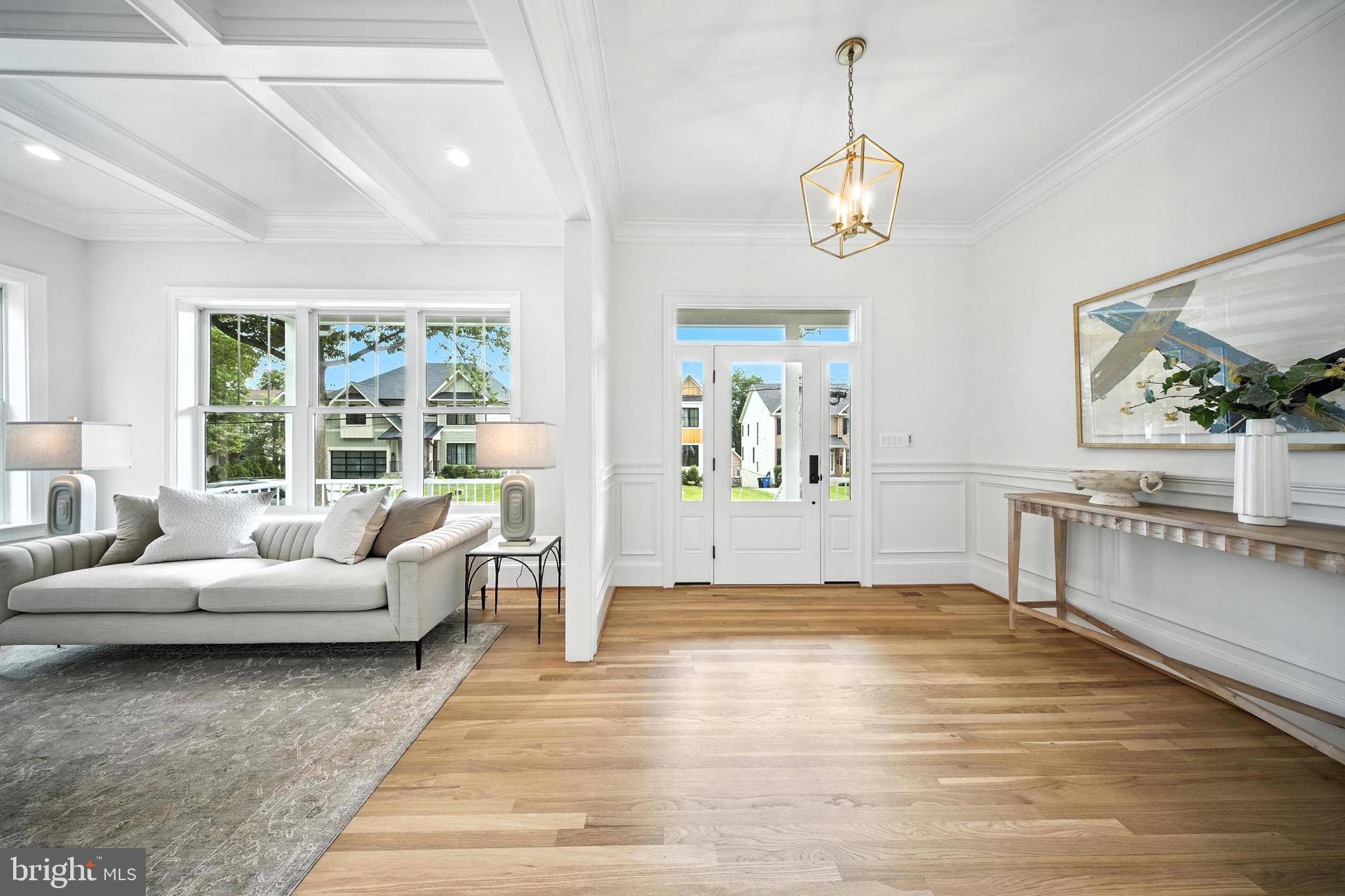 LYONHURST - Residential