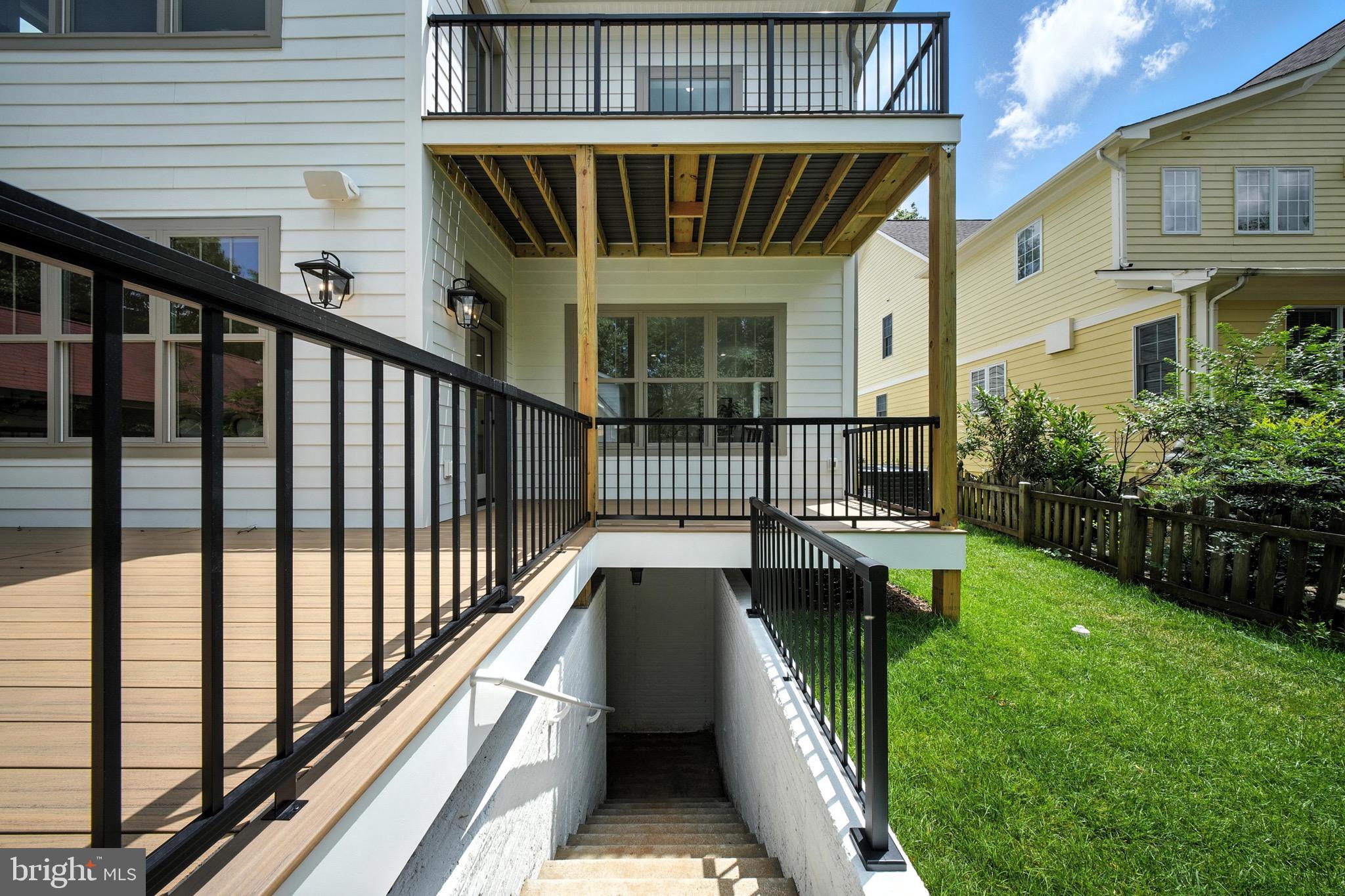 LYONHURST - Residential