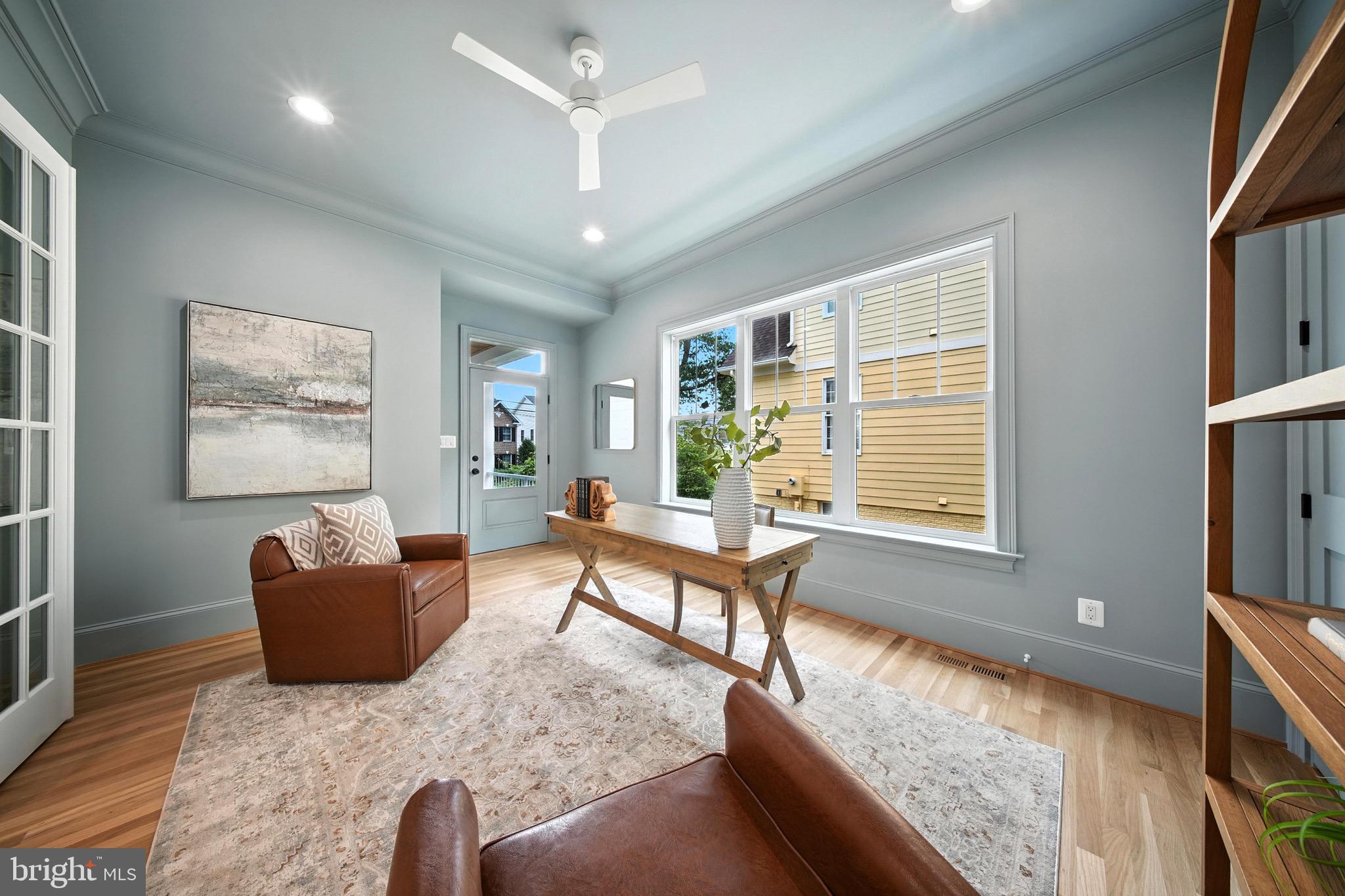 LYONHURST - Residential