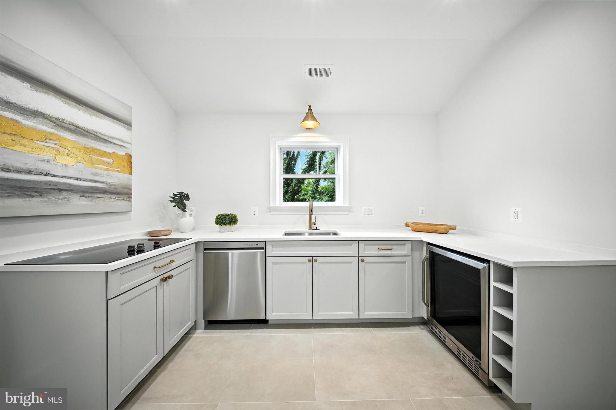 LYONHURST - Residential