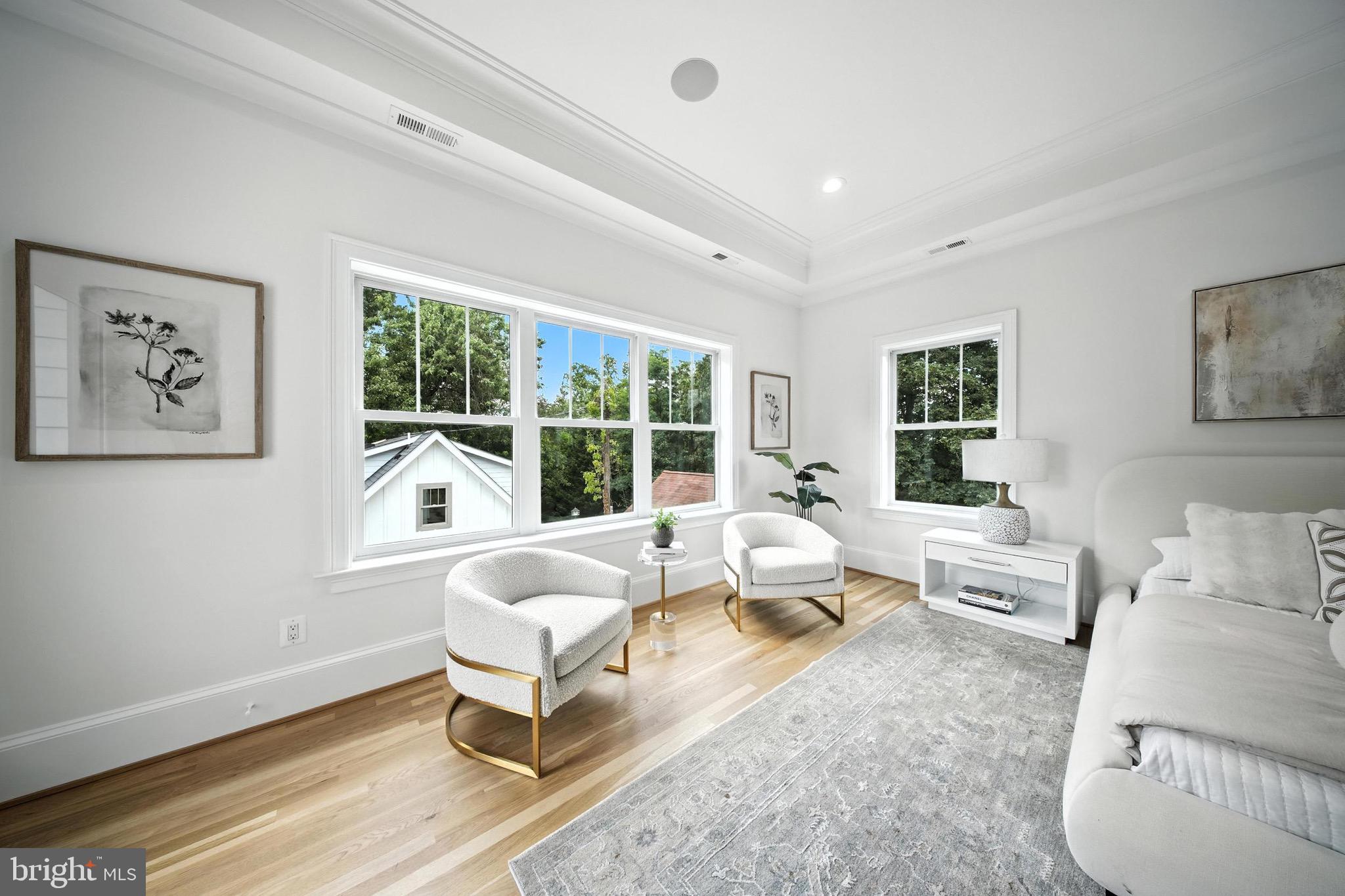 LYONHURST - Residential