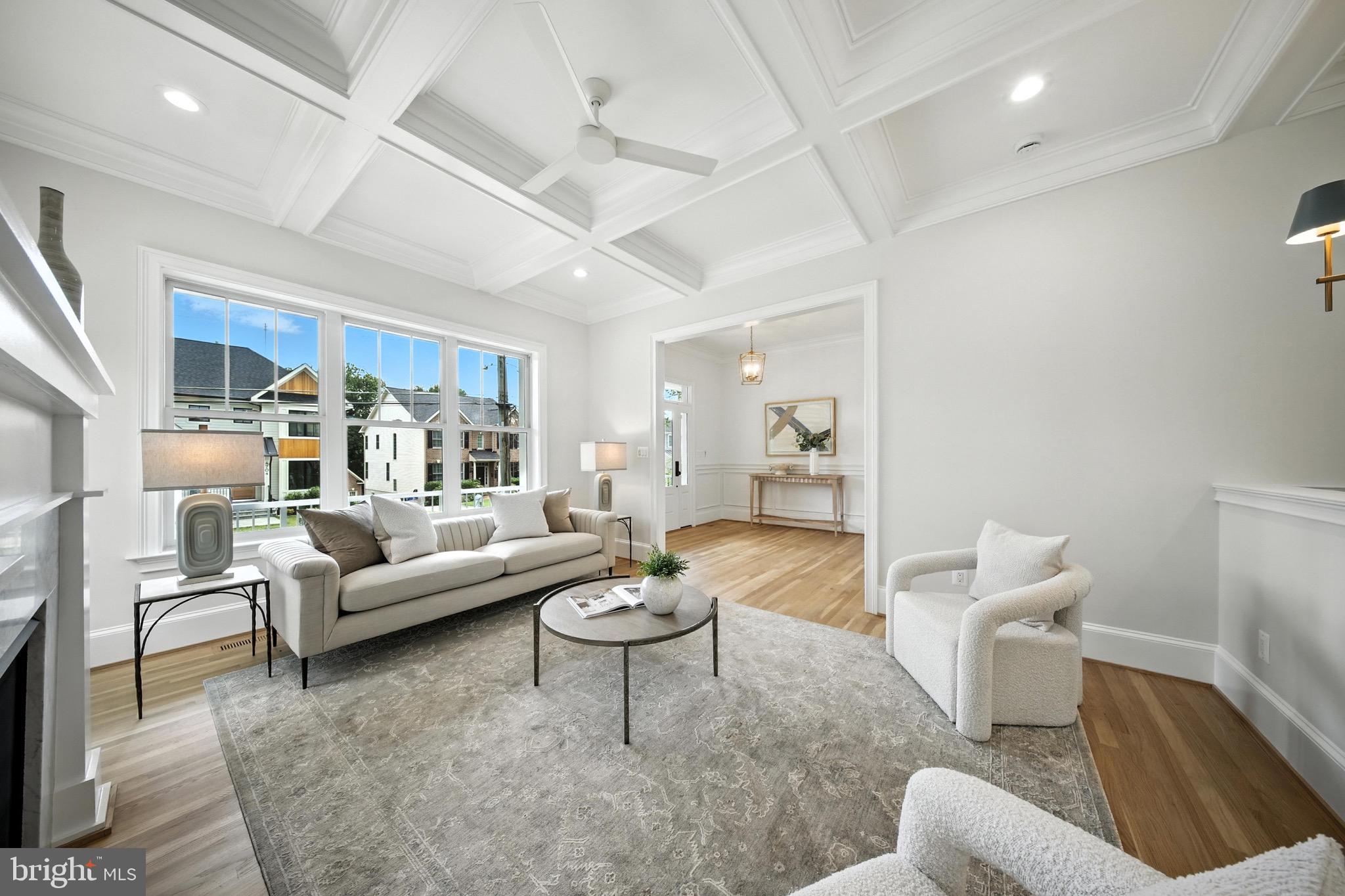 LYONHURST - Residential