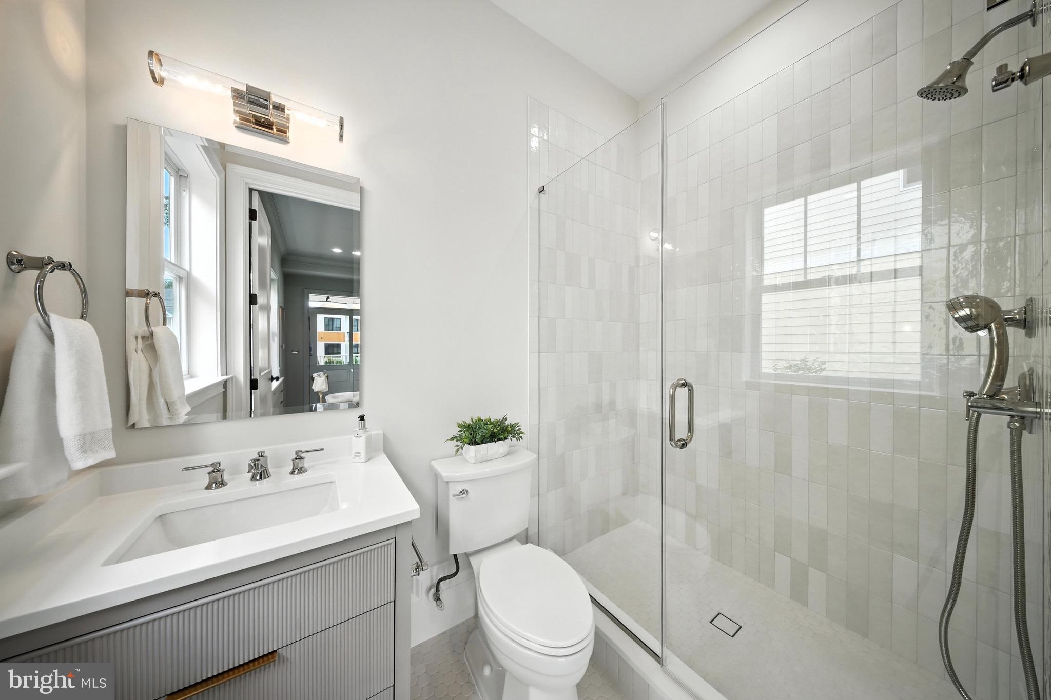 LYONHURST - Residential