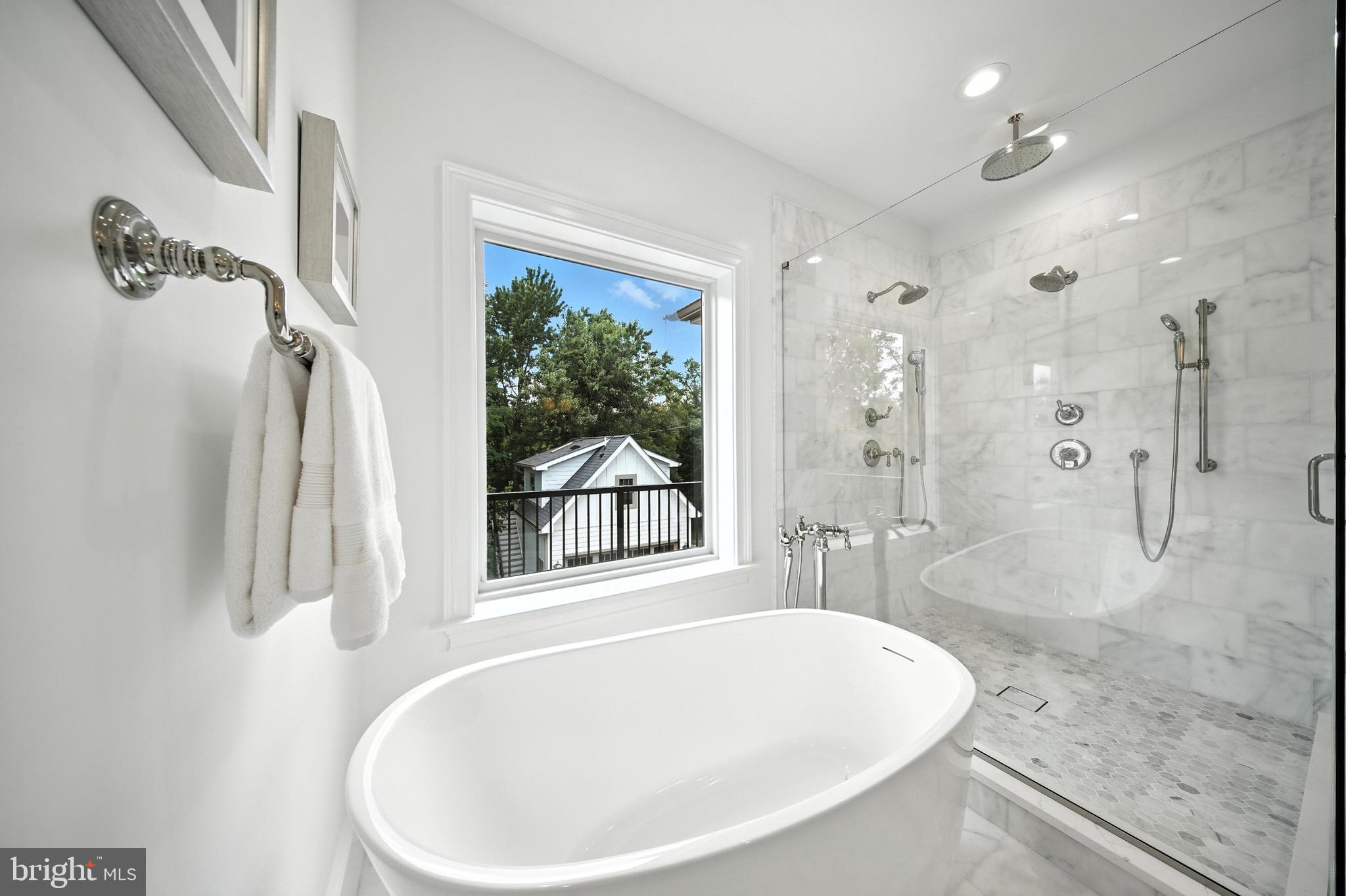 LYONHURST - Residential