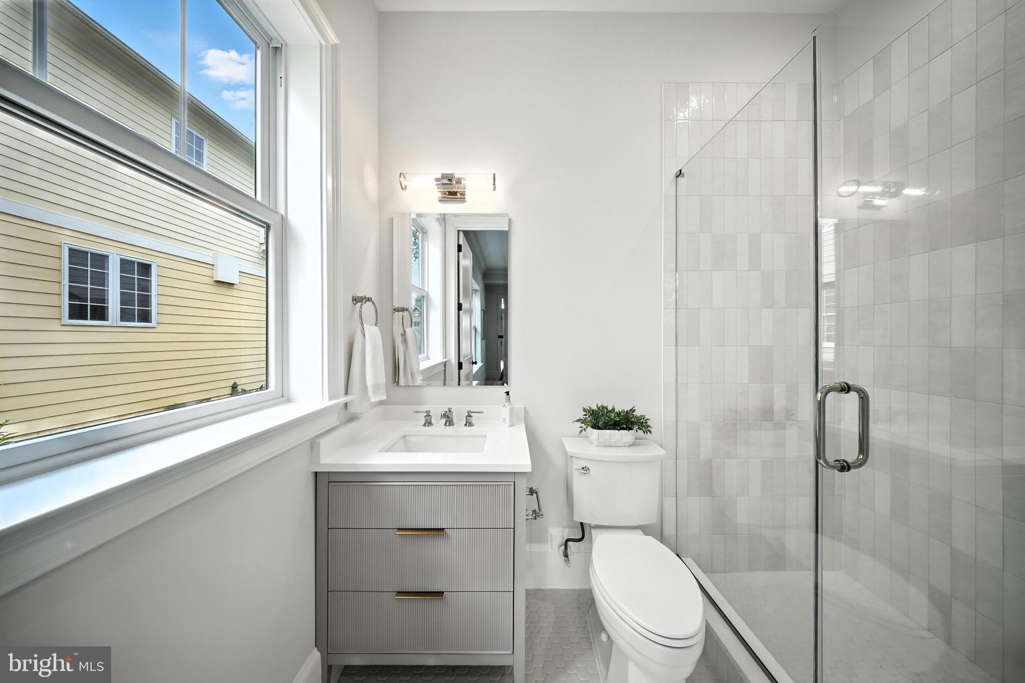 LYONHURST - Residential